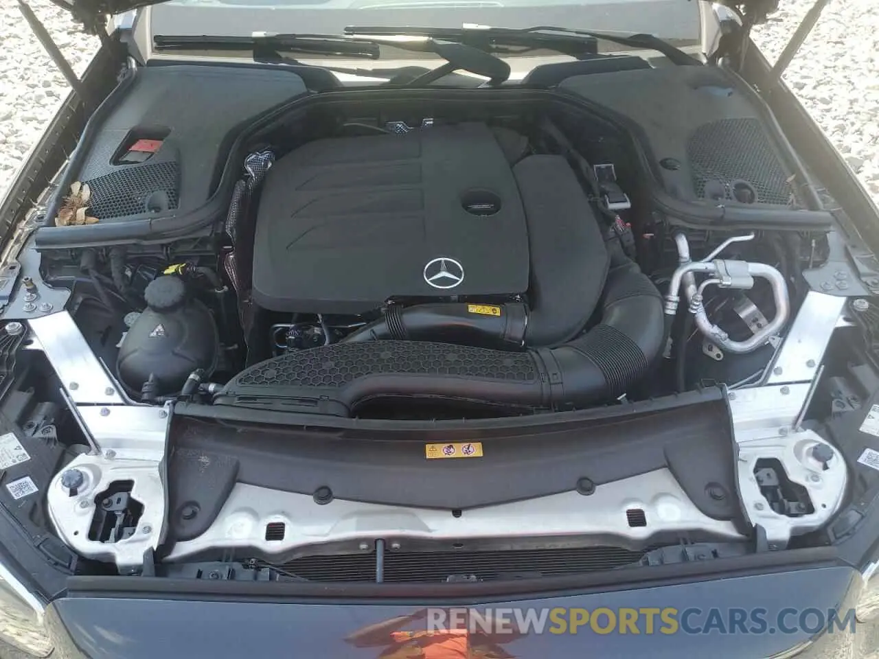 11 Photograph of a damaged car W1KZF8DB9NB083560 MERCEDES-BENZ E-CLASS 2022
