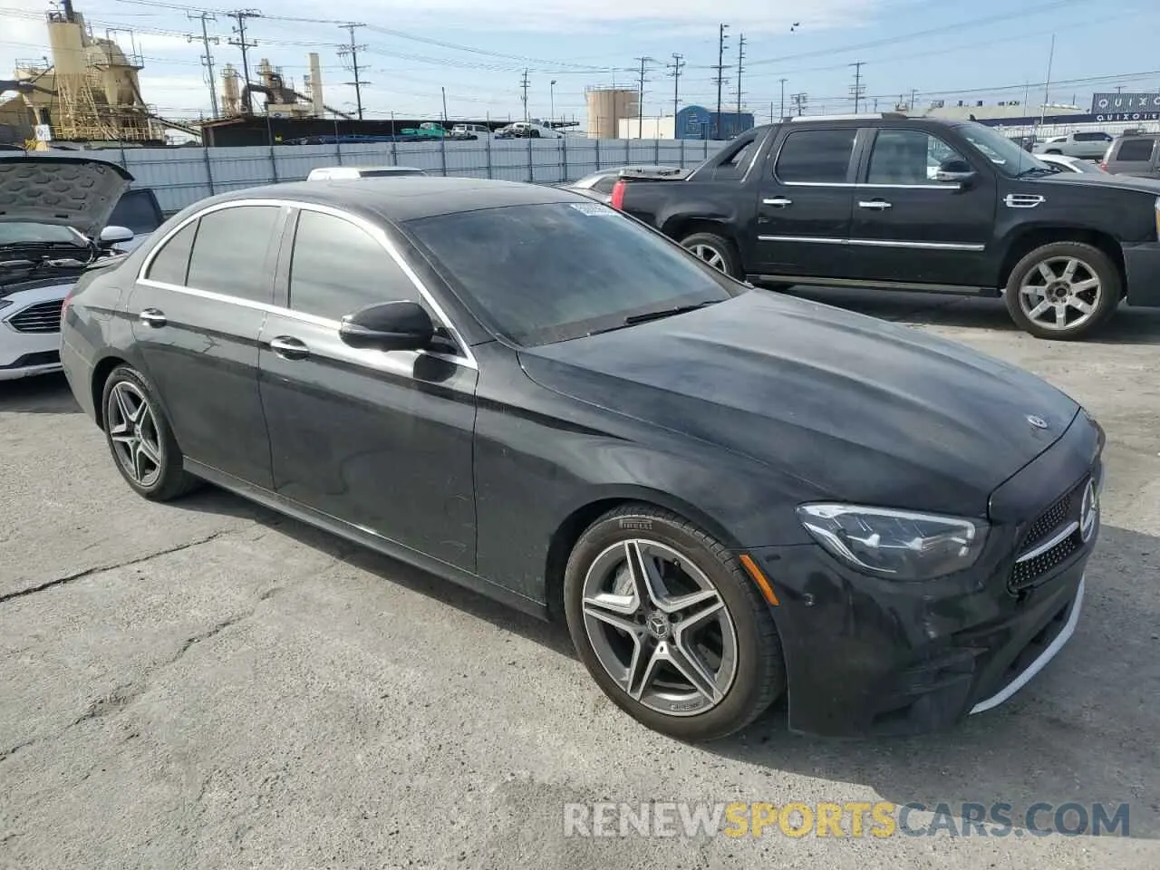 4 Photograph of a damaged car W1KZF8DBXNB022069 MERCEDES-BENZ E-CLASS 2022