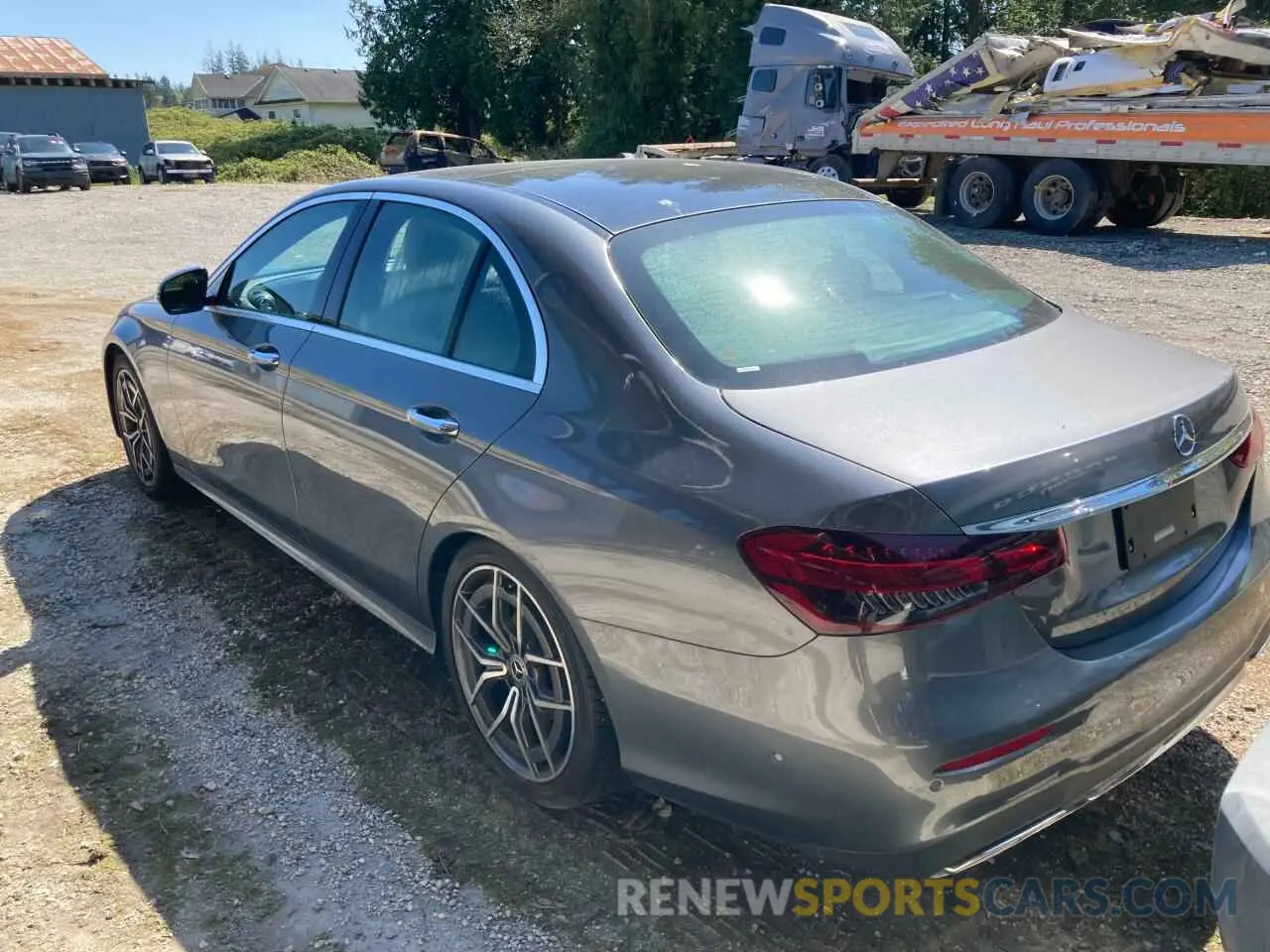 2 Photograph of a damaged car W1KZF8EB6NB019510 MERCEDES-BENZ E-CLASS 2022