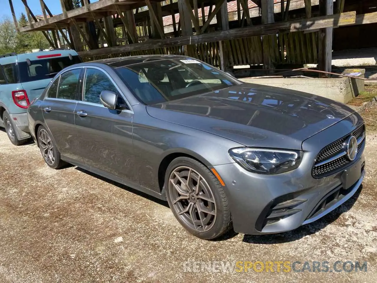 4 Photograph of a damaged car W1KZF8EB6NB019510 MERCEDES-BENZ E-CLASS 2022