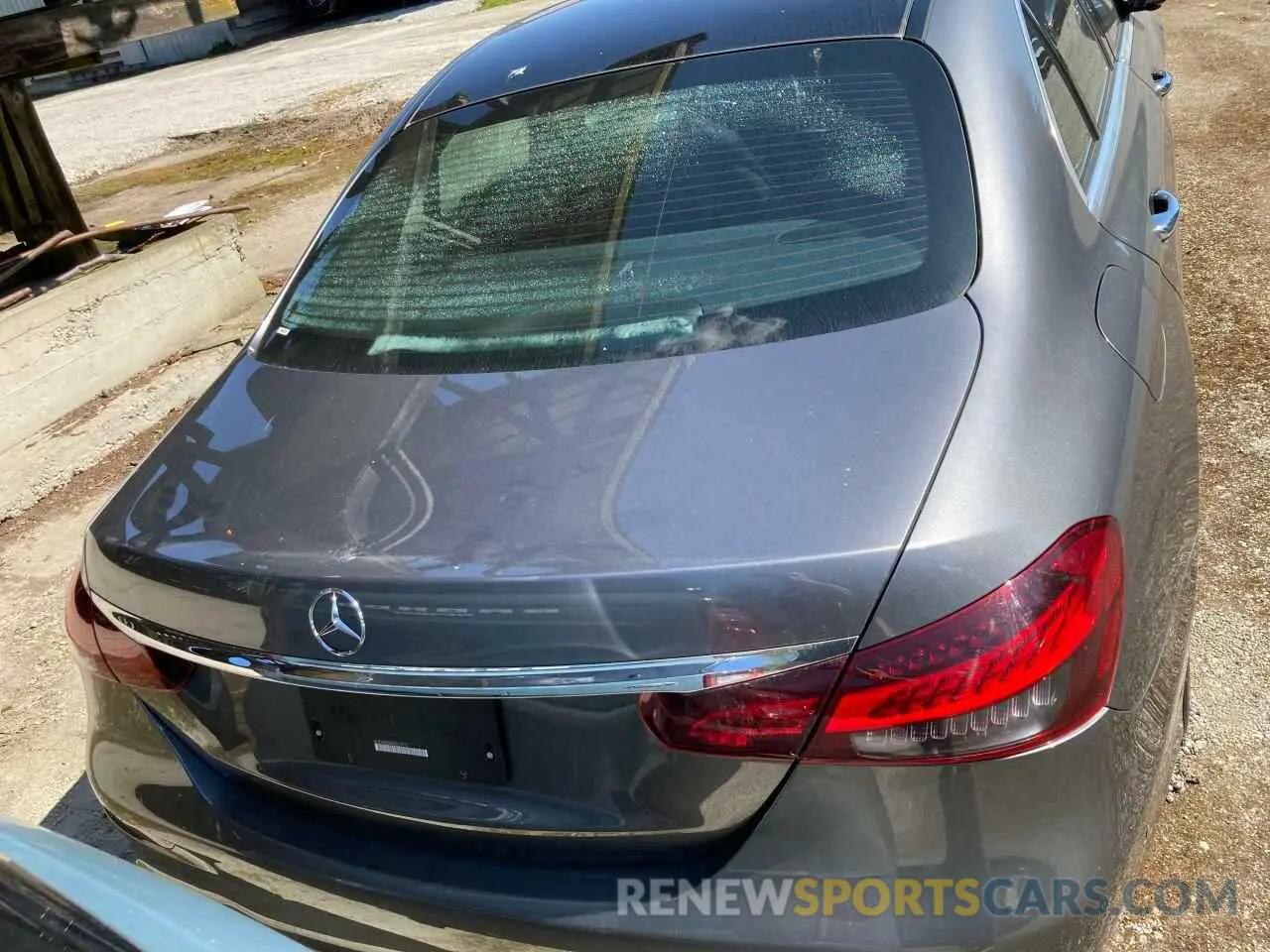 6 Photograph of a damaged car W1KZF8EB6NB019510 MERCEDES-BENZ E-CLASS 2022