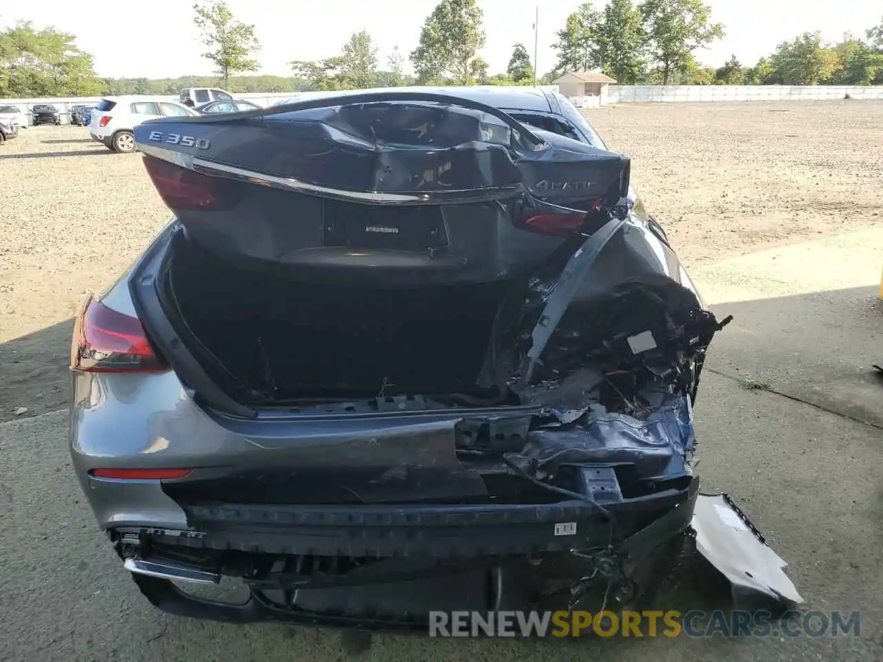 9 Photograph of a damaged car W1KZF8EBXNB029764 MERCEDES-BENZ E-CLASS 2022