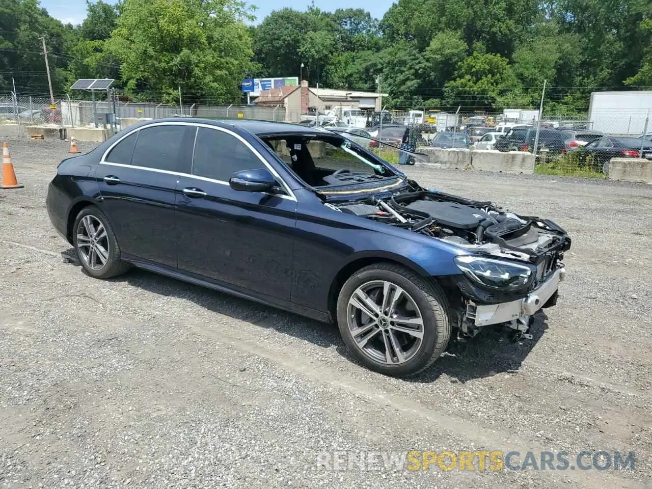 4 Photograph of a damaged car W1KZF8EB8PB099864 MERCEDES-BENZ E-CLASS 2023