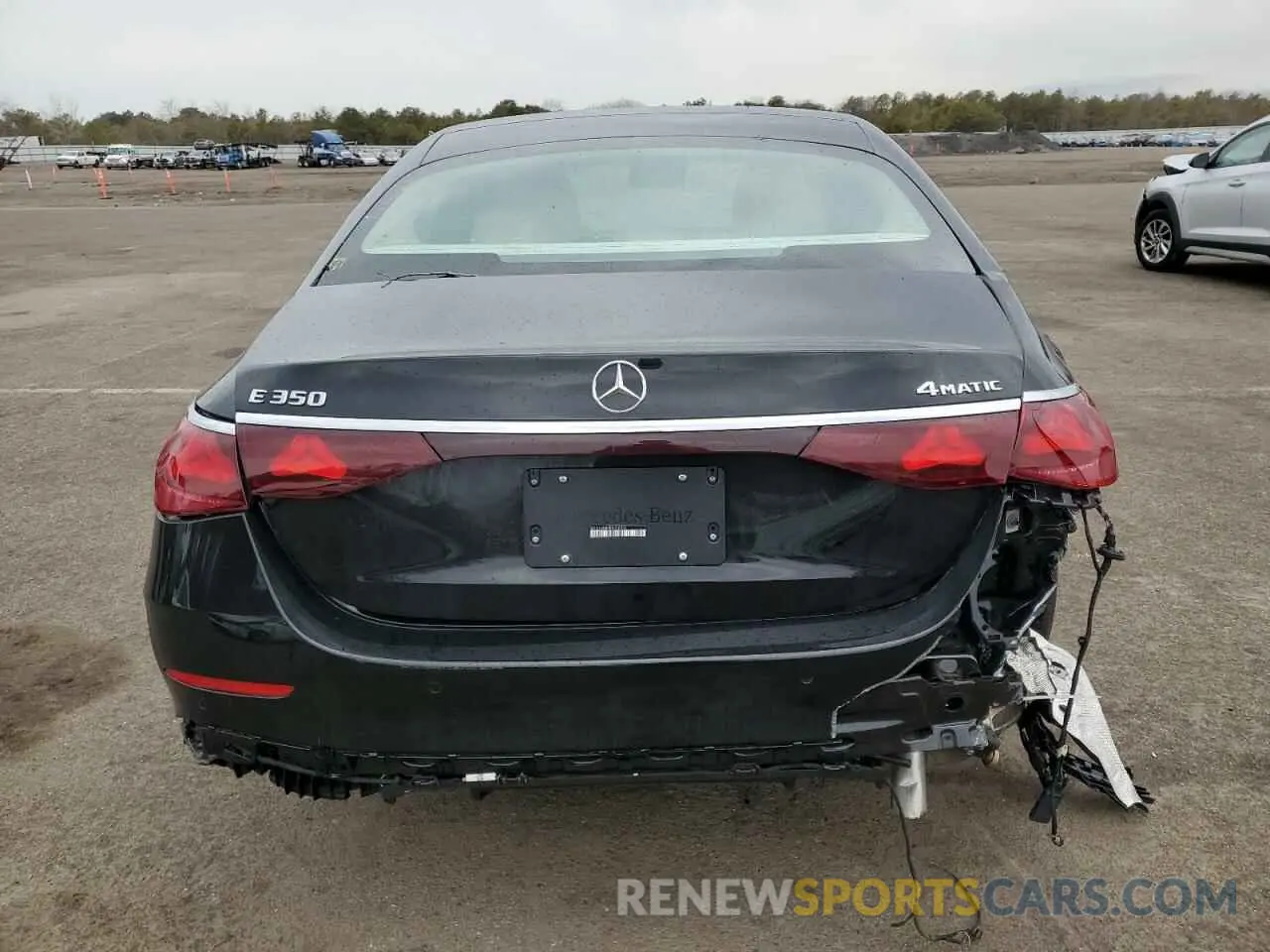 6 Photograph of a damaged car W1KLF4HBXRA058333 MERCEDES-BENZ E-CLASS 2024