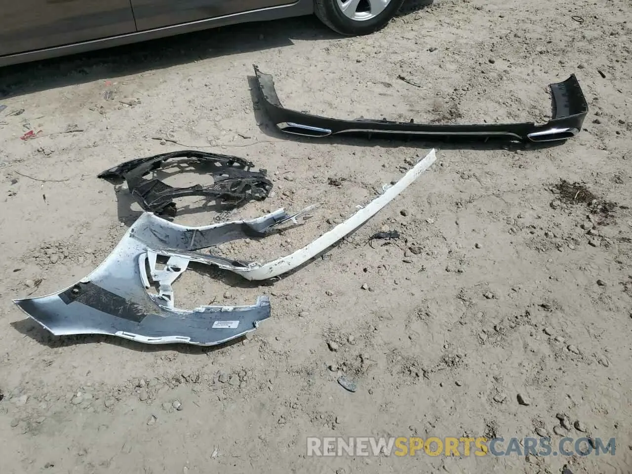 12 Photograph of a damaged car W1KLF4GB7SA135800 MERCEDES-BENZ E-CLASS 2025