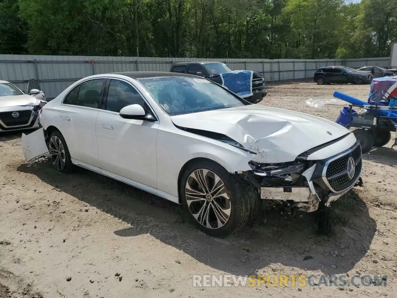 4 Photograph of a damaged car W1KLF4GB7SA135800 MERCEDES-BENZ E-CLASS 2025