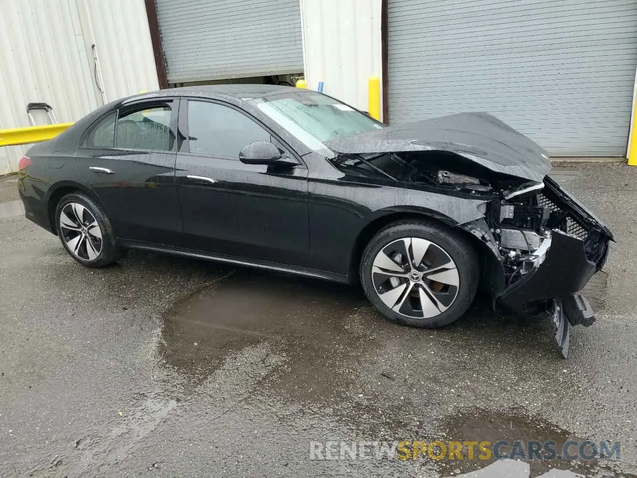 4 Photograph of a damaged car W1KLF4HB1SA119865 MERCEDES-BENZ E-CLASS 2025
