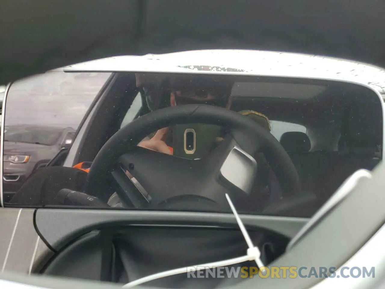 9 Photograph of a damaged car W1KLF4HBXSA155389 MERCEDES-BENZ E-CLASS 2025