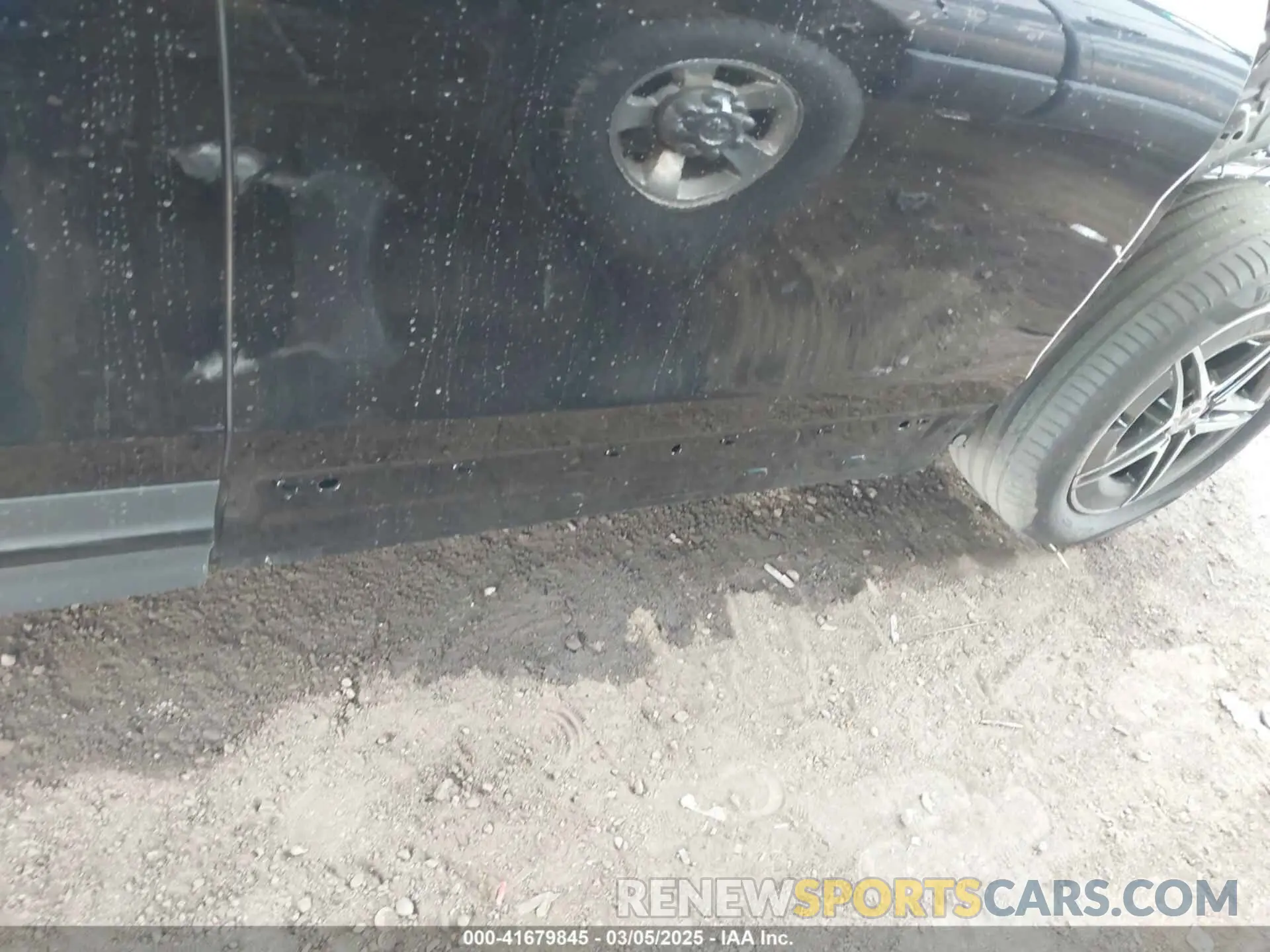 21 Photograph of a damaged car W1N9M0CB0RN096438 MERCEDES-BENZ EQB 2024