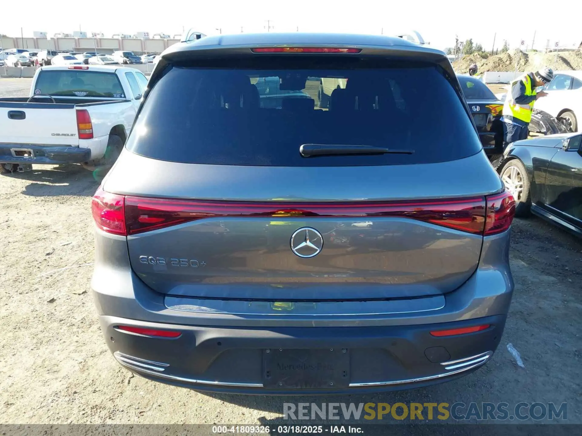 16 Photograph of a damaged car W1N9M0CB7RN094010 MERCEDES-BENZ EQB 2024