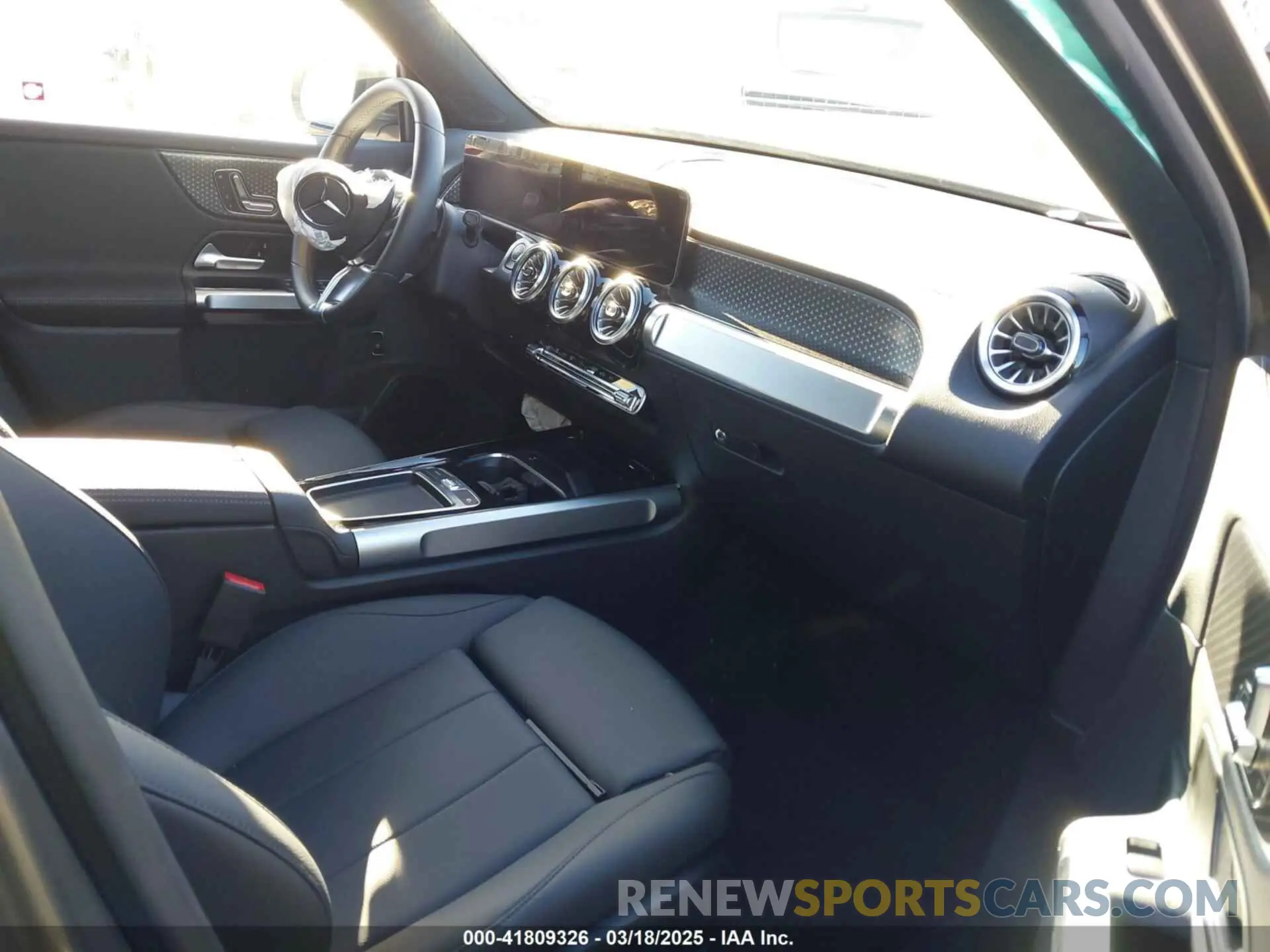5 Photograph of a damaged car W1N9M0CB7RN094010 MERCEDES-BENZ EQB 2024