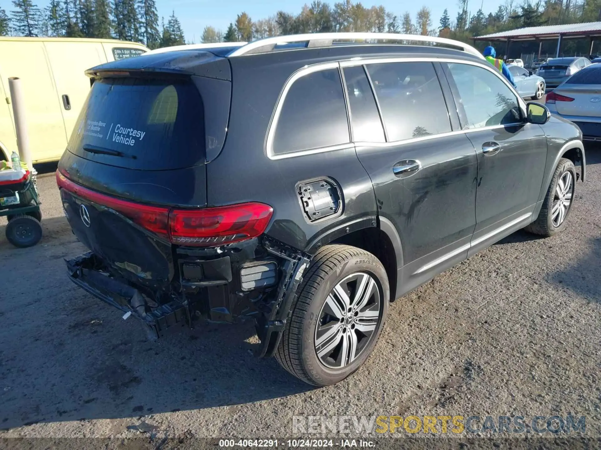 4 Photograph of a damaged car W1N9M0CB1PN049450 MERCEDES-BENZ EQB 250 SUV 2023