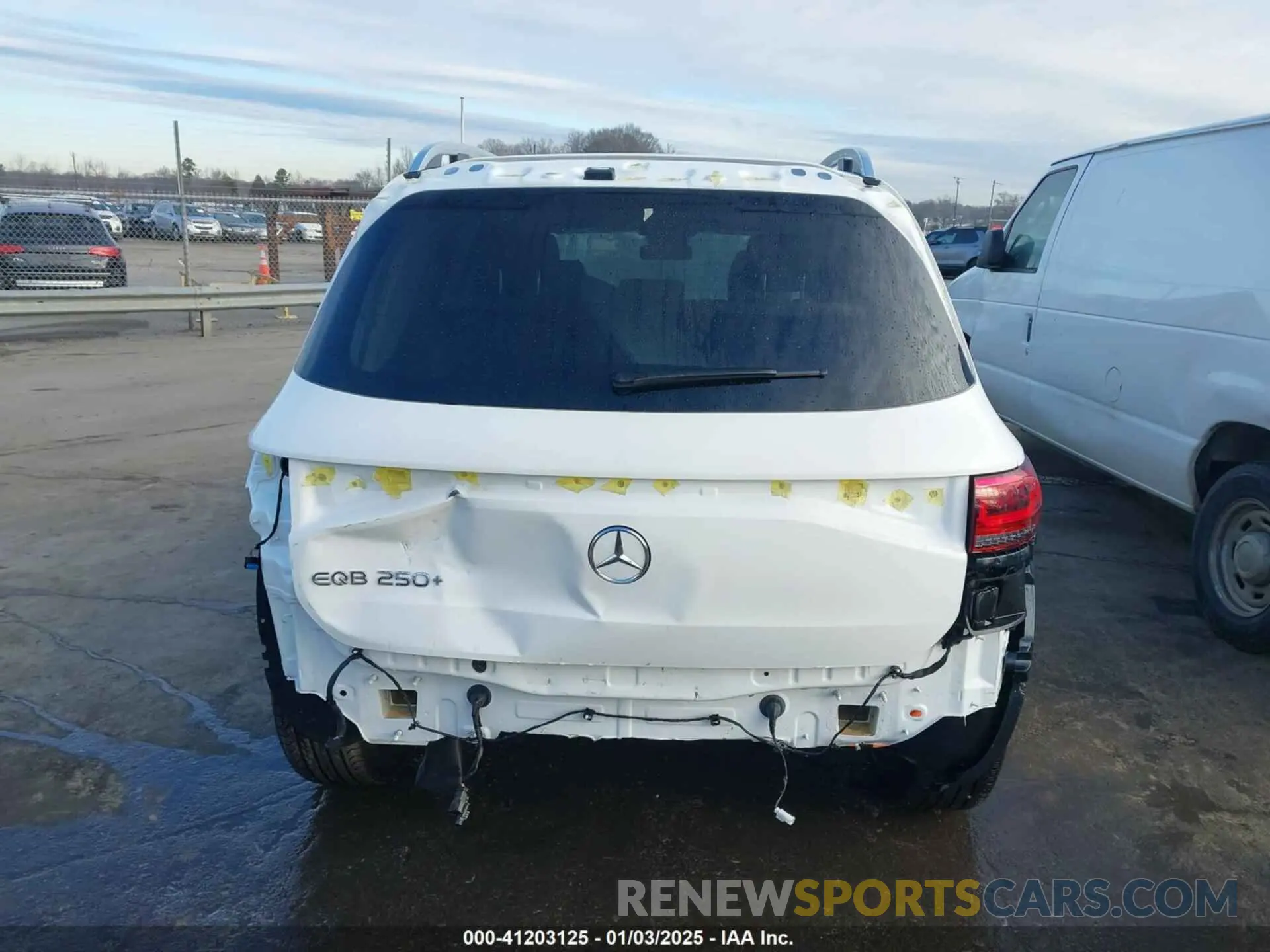 16 Photograph of a damaged car W1N9M0CB1PN057869 MERCEDES-BENZ EQB 250 SUV 2023