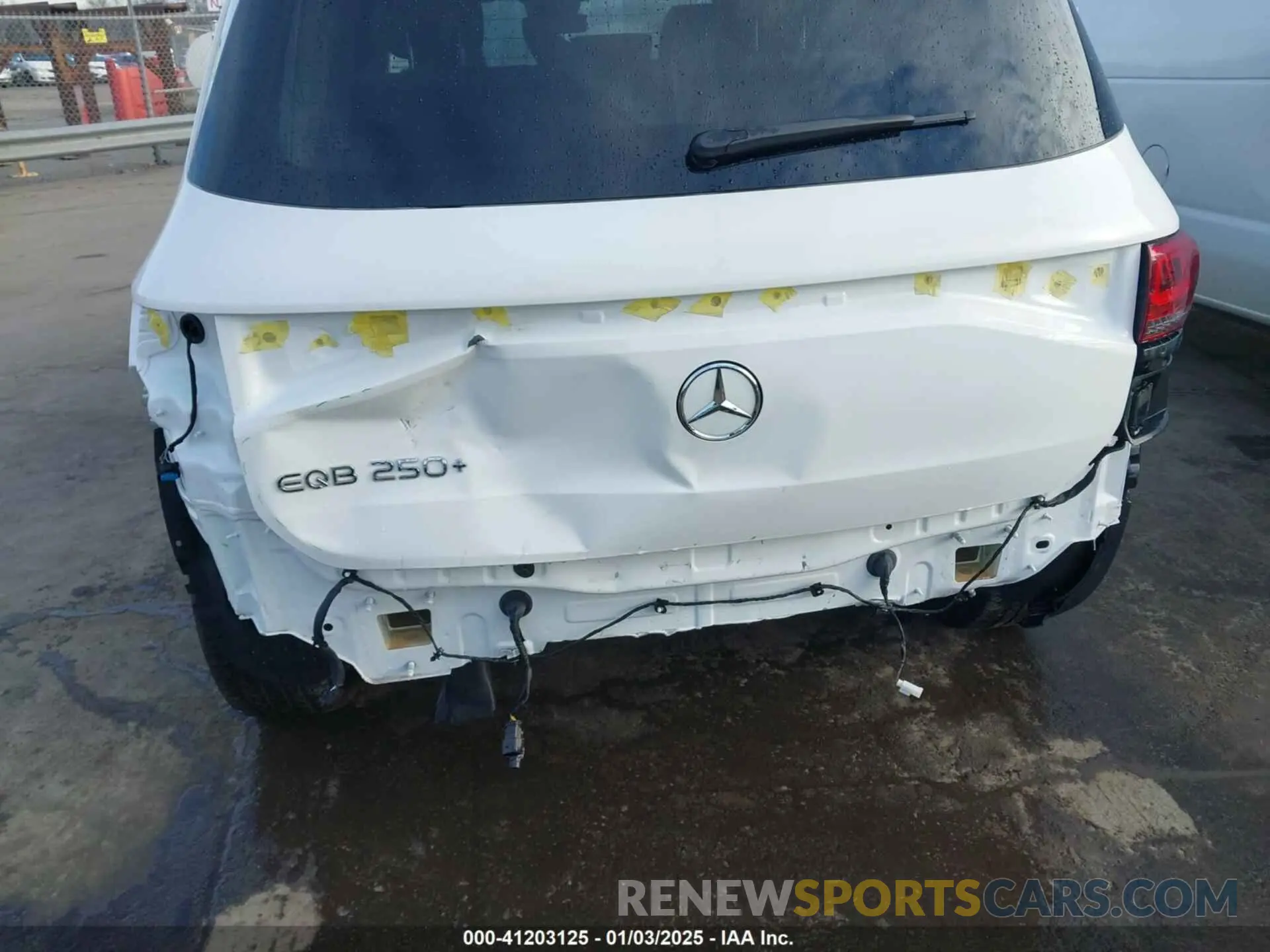 21 Photograph of a damaged car W1N9M0CB1PN057869 MERCEDES-BENZ EQB 250 SUV 2023