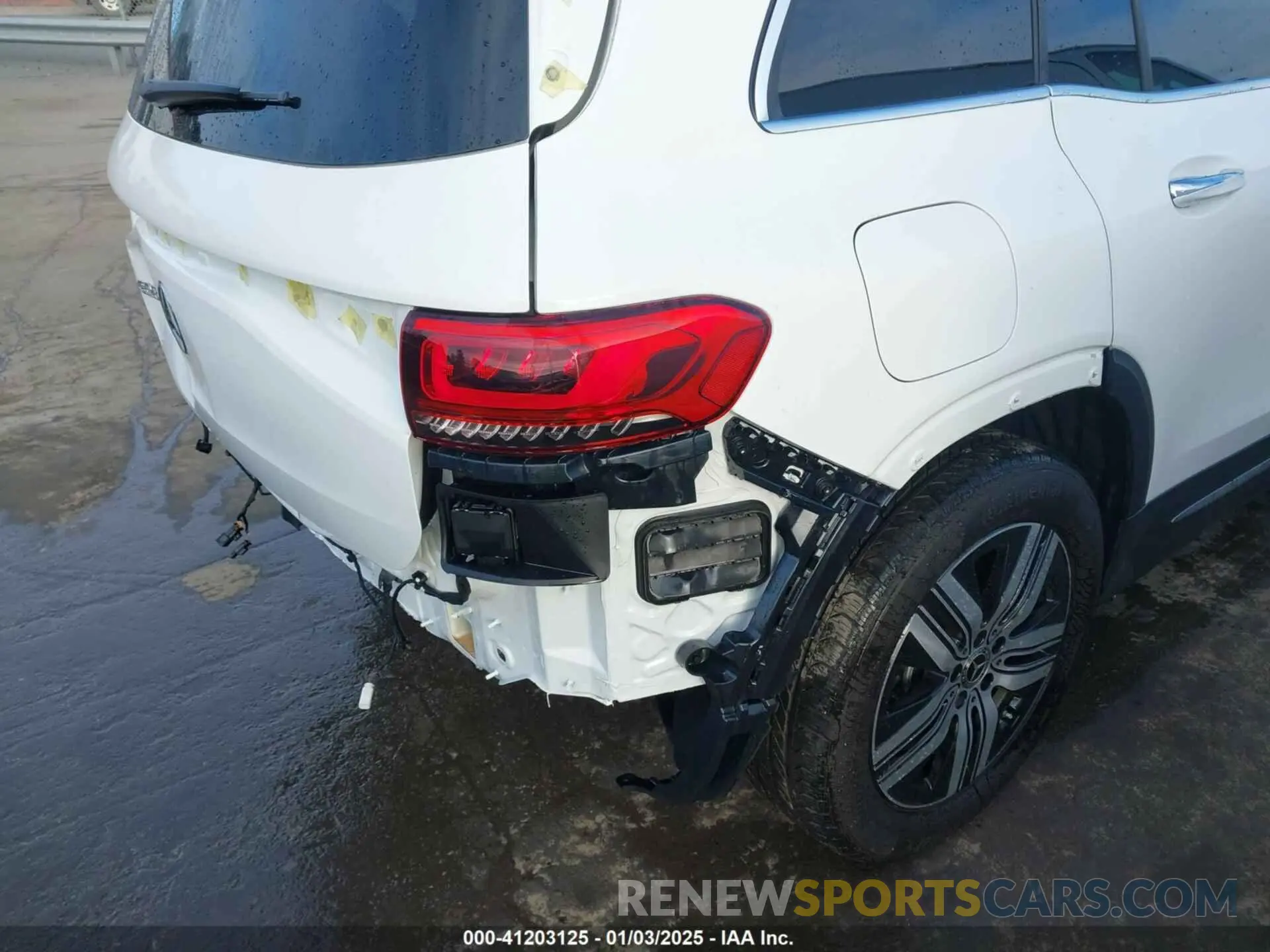 23 Photograph of a damaged car W1N9M0CB1PN057869 MERCEDES-BENZ EQB 250 SUV 2023