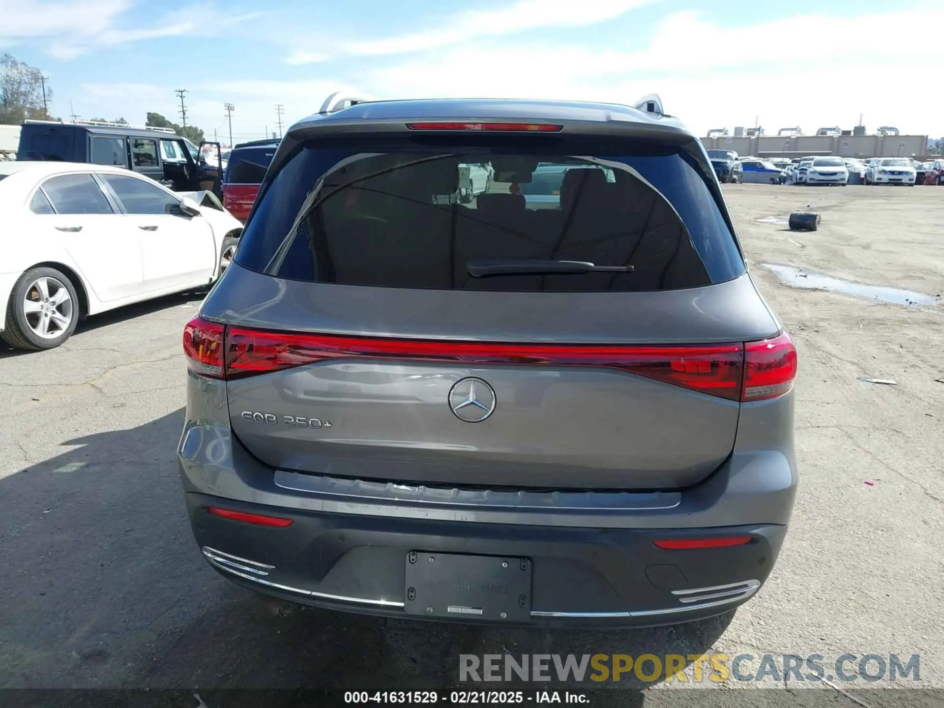 16 Photograph of a damaged car W1N9M0CB9PN044674 MERCEDES-BENZ EQB 250 SUV 2023
