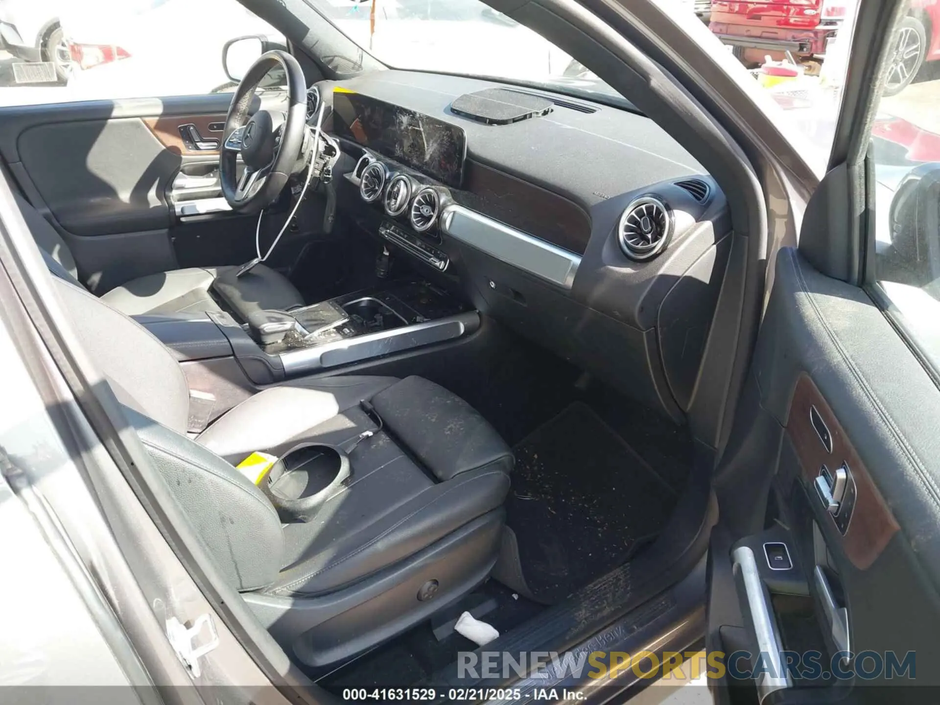 5 Photograph of a damaged car W1N9M0CB9PN044674 MERCEDES-BENZ EQB 250 SUV 2023