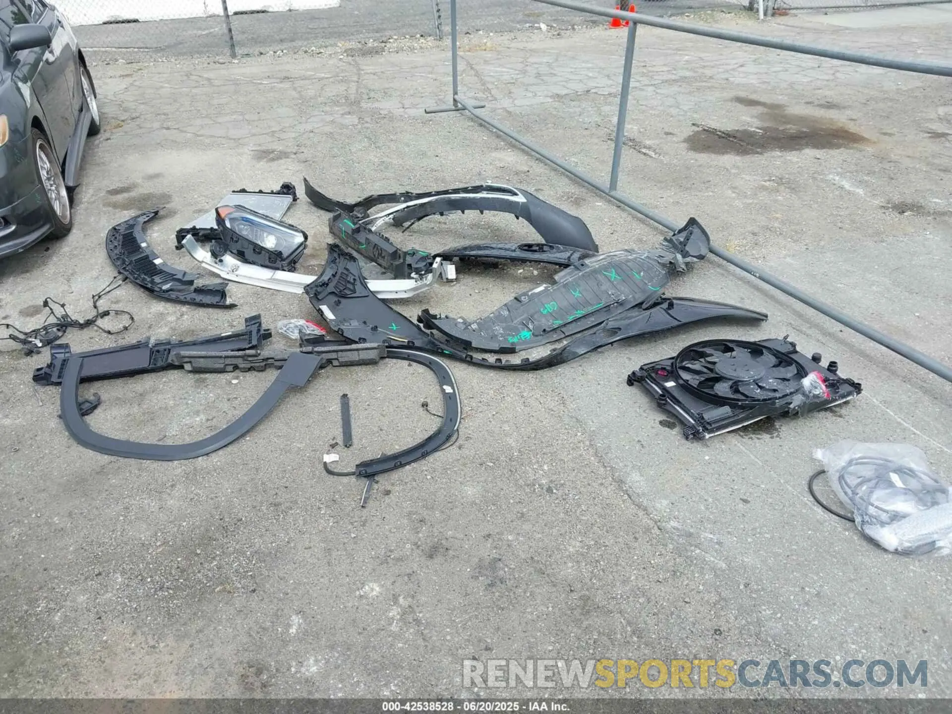 12 Photograph of a damaged car W1N9M0CB4RN099469 MERCEDES-BENZ EQB 250 SUV 2024