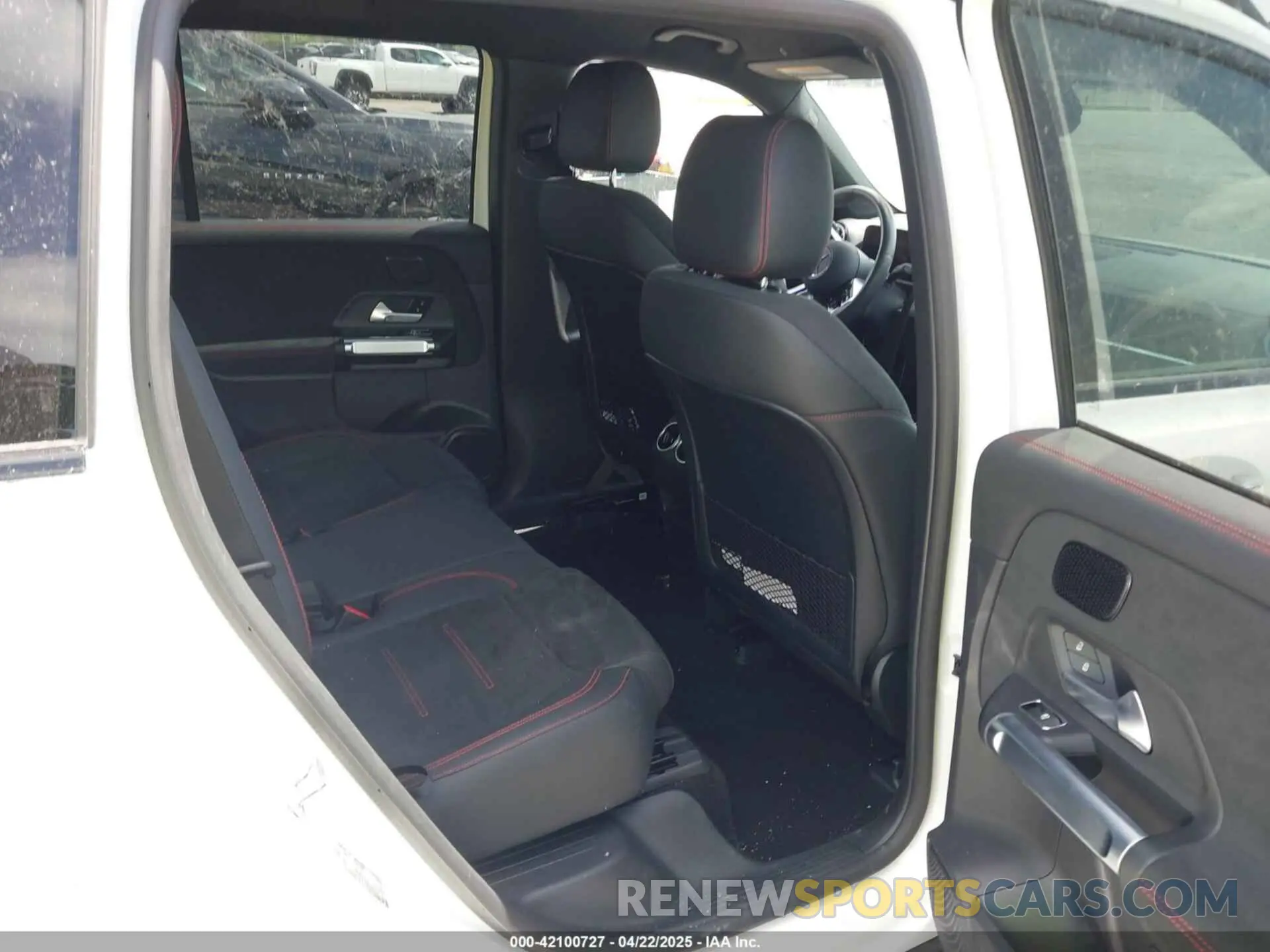 8 Photograph of a damaged car W1N9M0CB7RN109945 MERCEDES-BENZ EQB 250 SUV 2024