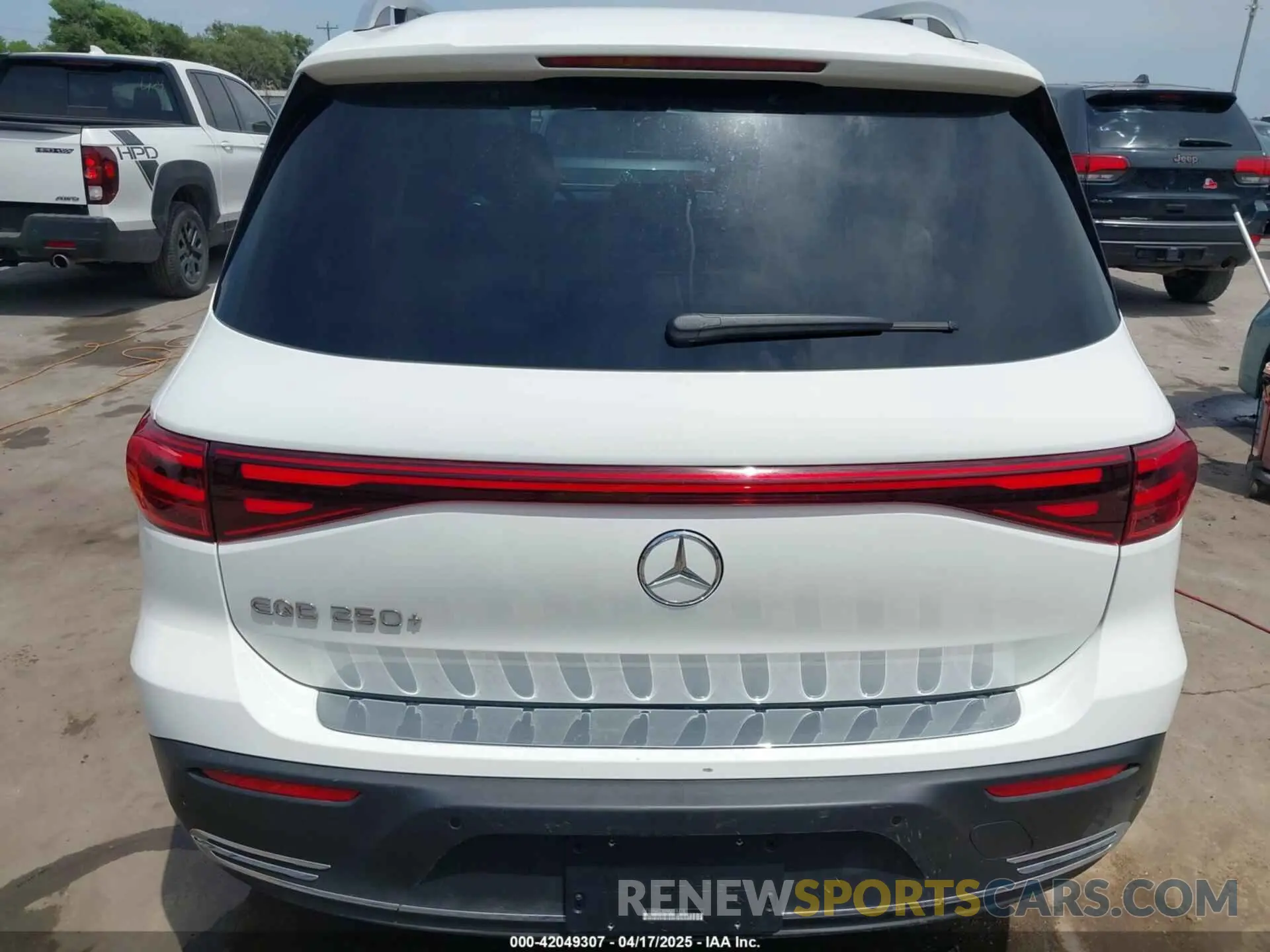 17 Photograph of a damaged car W1N9M0CBXRN099413 MERCEDES-BENZ EQB 250 SUV 2024