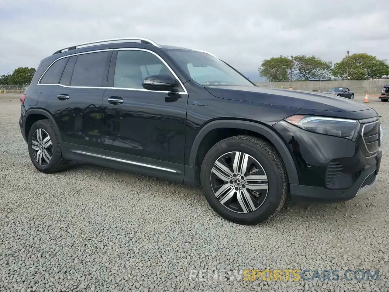 4 Photograph of a damaged car W1N9M0KB4NN012018 MERCEDES-BENZ EQB 300 4M 2022