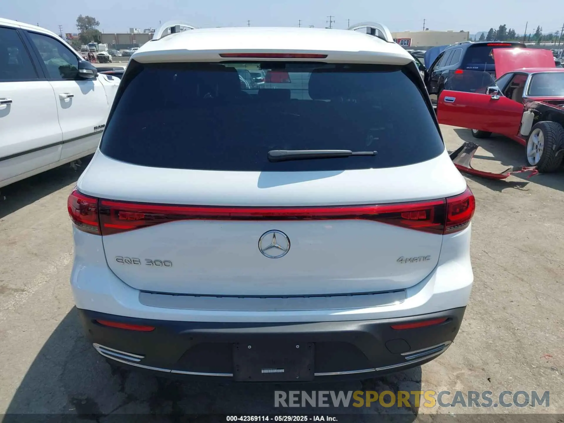 16 Photograph of a damaged car W1N9M0KB3PN034322 MERCEDES-BENZ EQB 300 SUV 2023