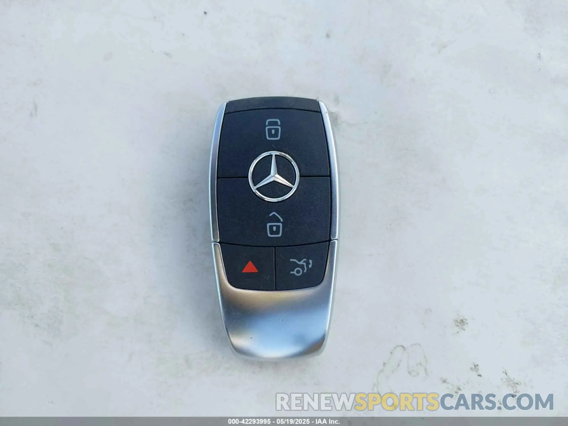 11 Photograph of a damaged car W1N9M0KB3PN074853 MERCEDES-BENZ EQB 300 SUV 2023