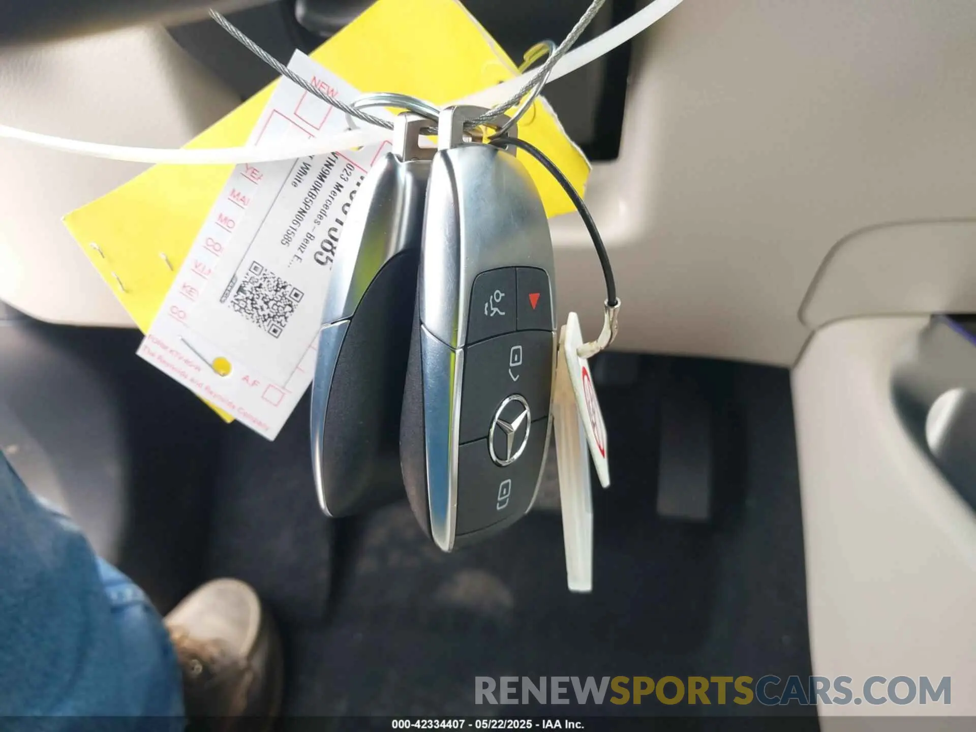 11 Photograph of a damaged car W1N9M0KB5PN061585 MERCEDES-BENZ EQB 300 SUV 2023
