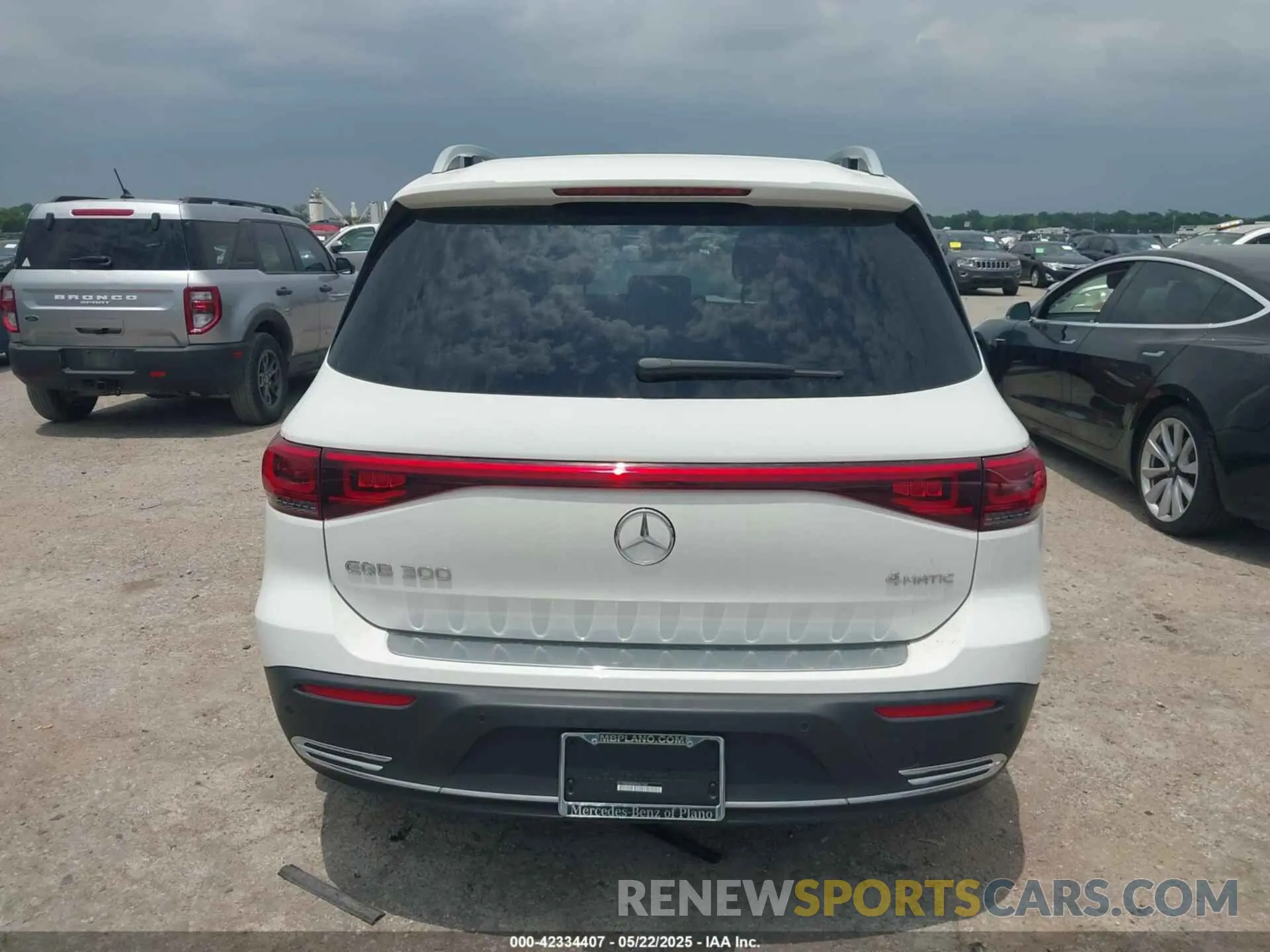 16 Photograph of a damaged car W1N9M0KB5PN061585 MERCEDES-BENZ EQB 300 SUV 2023
