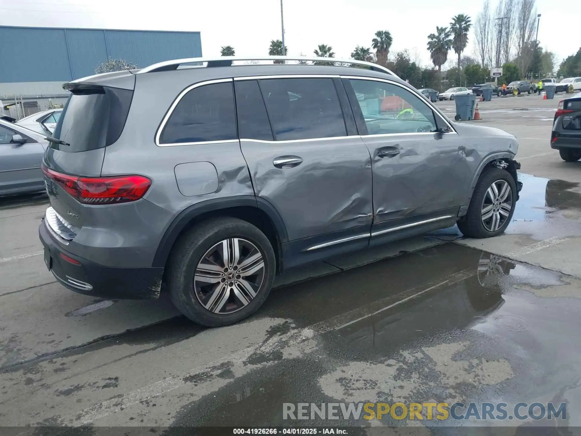 4 Photograph of a damaged car W1N9M0KBXPN039341 MERCEDES-BENZ EQB 300 SUV 2023