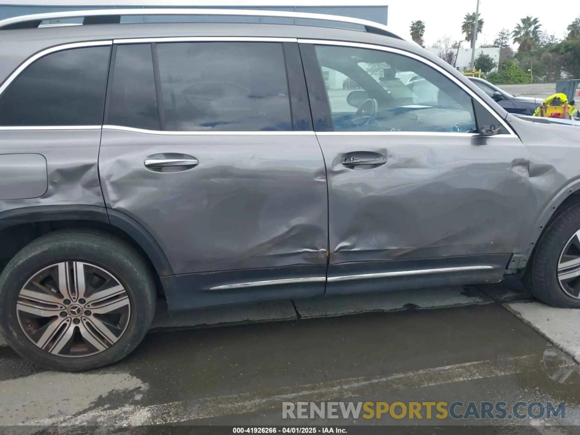 6 Photograph of a damaged car W1N9M0KBXPN039341 MERCEDES-BENZ EQB 300 SUV 2023