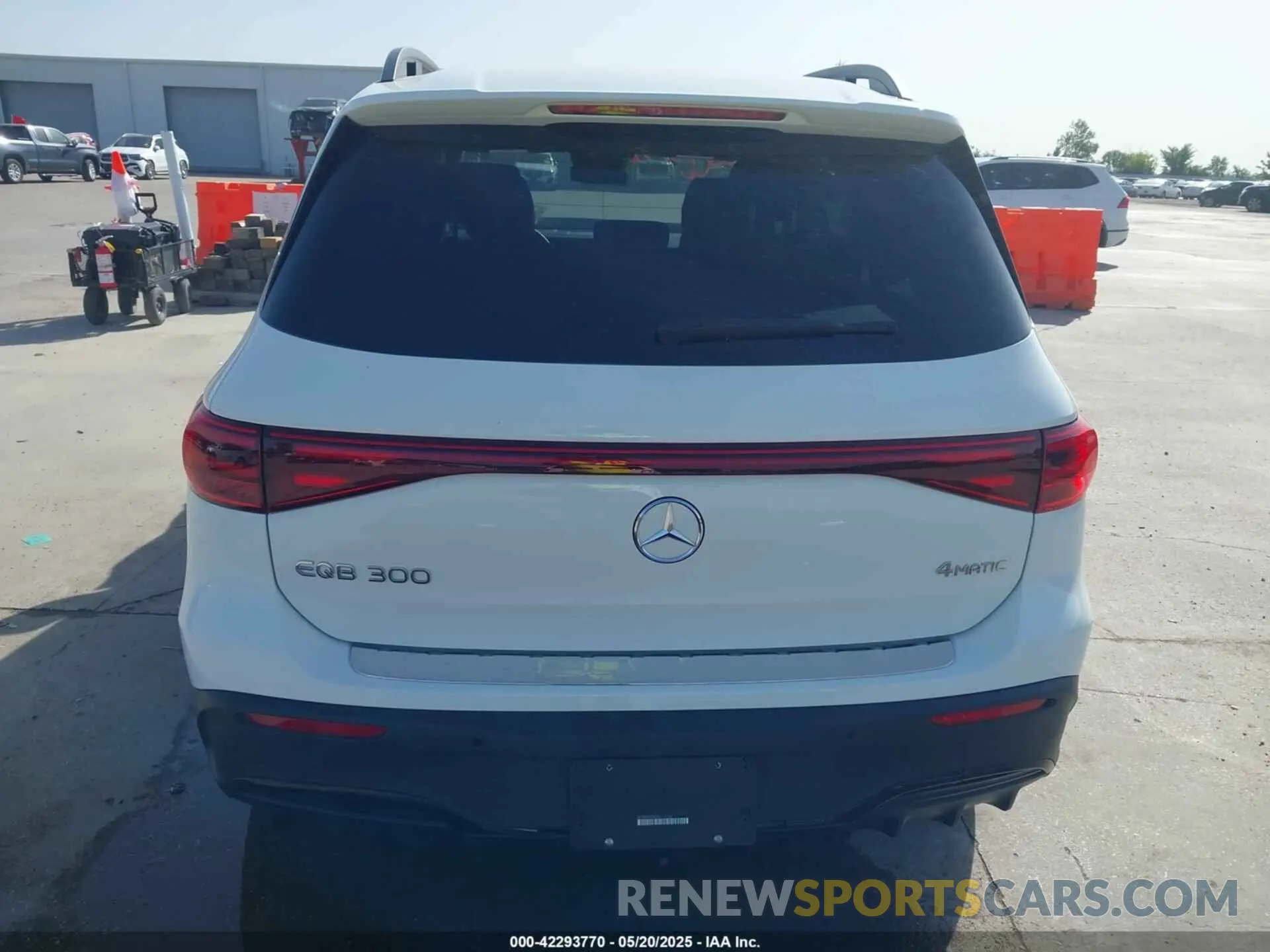 16 Photograph of a damaged car W1N9M0KB8RN104156 MERCEDES-BENZ EQB 300 SUV 2024