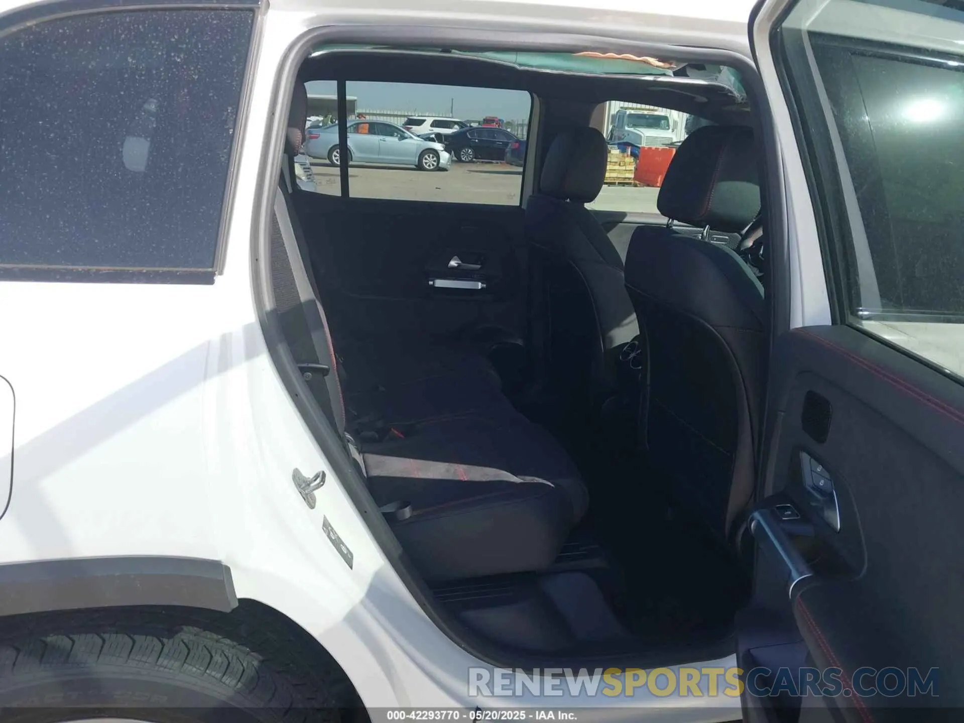 8 Photograph of a damaged car W1N9M0KB8RN104156 MERCEDES-BENZ EQB 300 SUV 2024