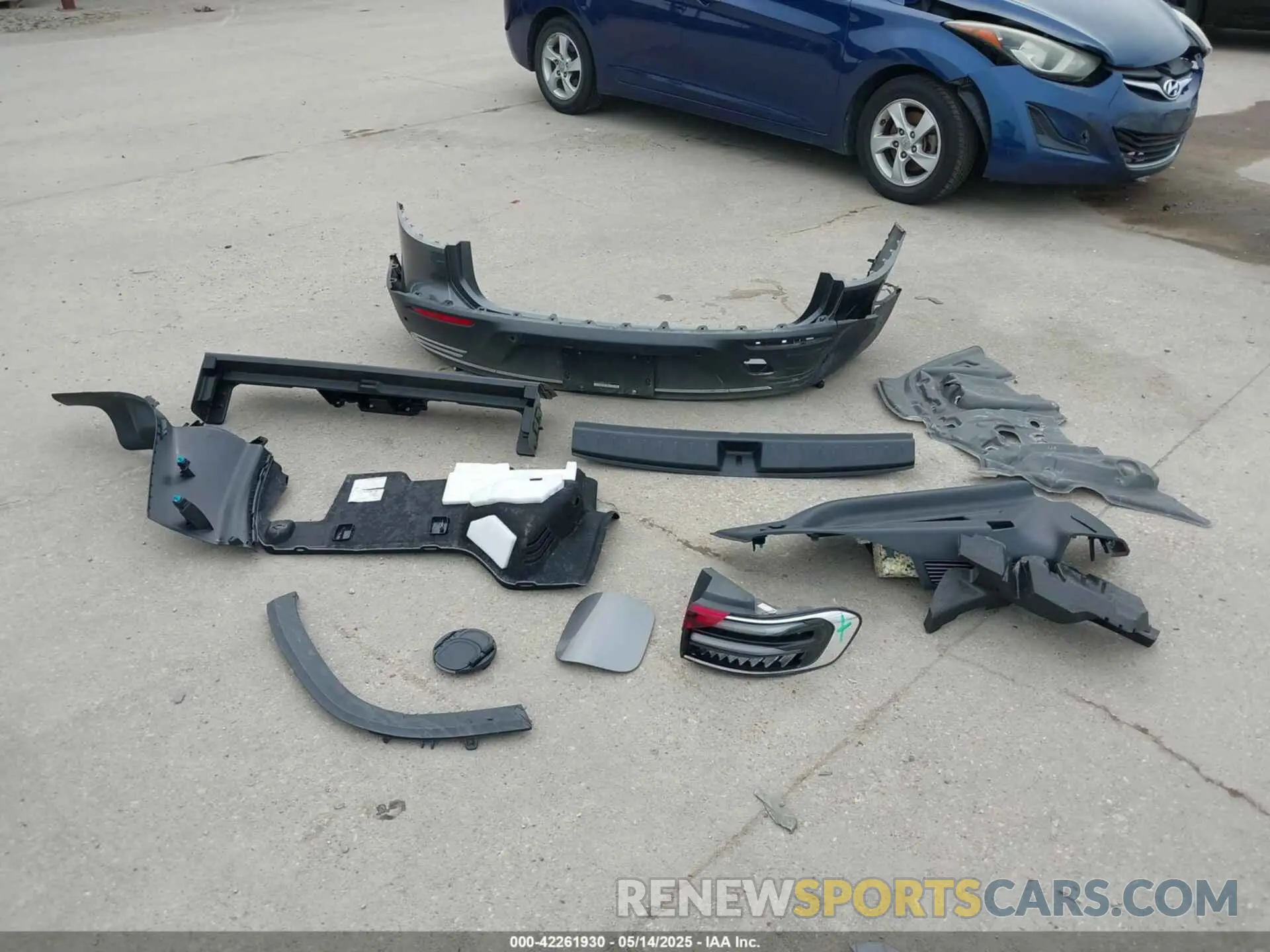 12 Photograph of a damaged car W1N9M0KBXRN079941 MERCEDES-BENZ EQB 300 SUV 2024
