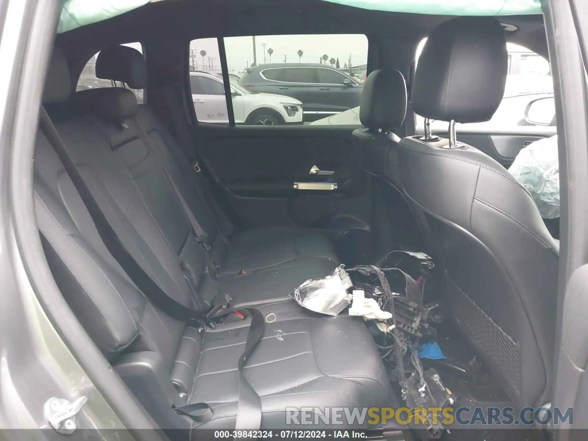 8 Photograph of a damaged car W1N9M1DB4NN007002 MERCEDES-BENZ EQB 350 SUV 2022
