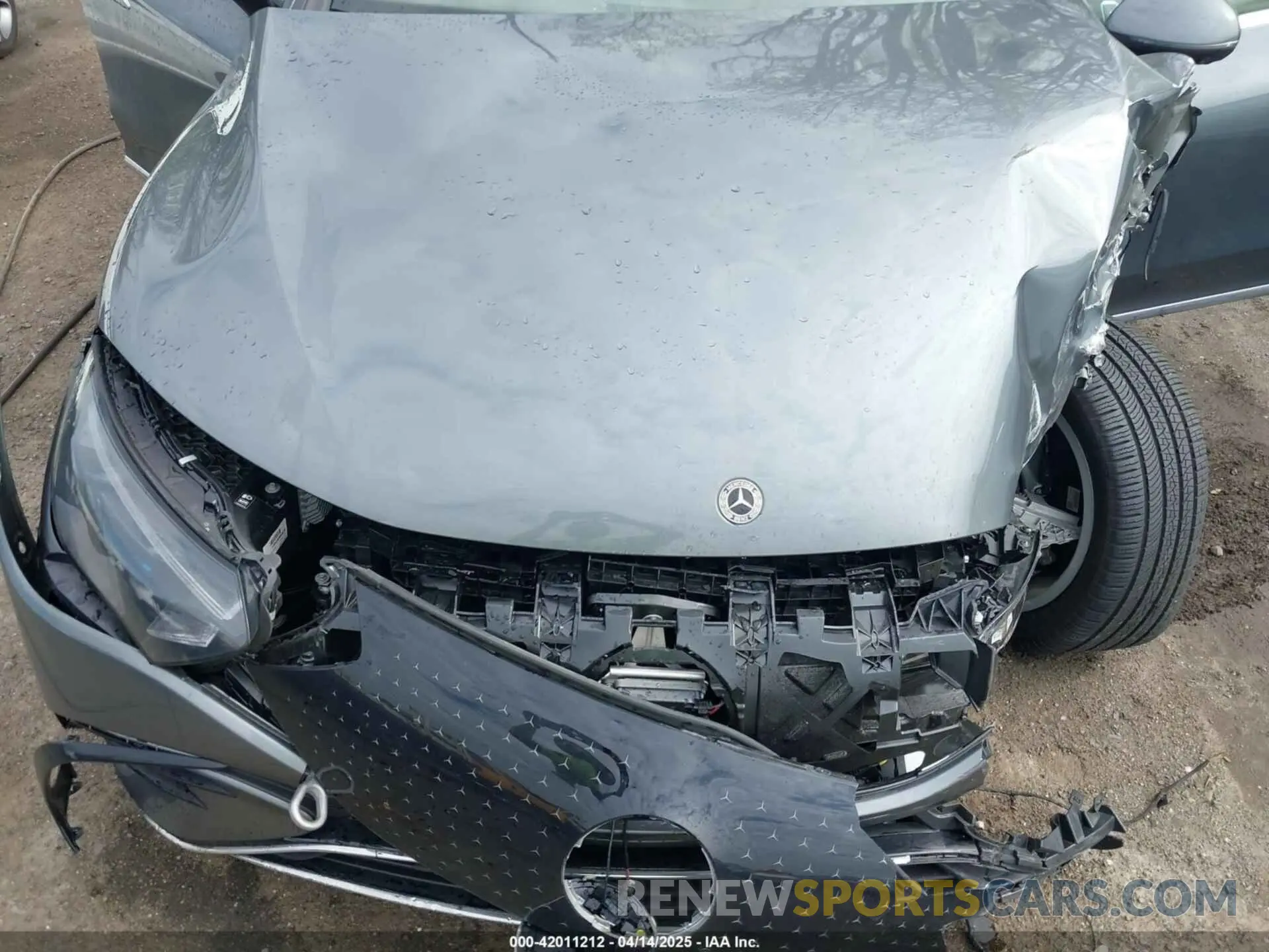 10 Photograph of a damaged car W1KEG1CB3RF055529 MERCEDES-BENZ EQE 350 2024