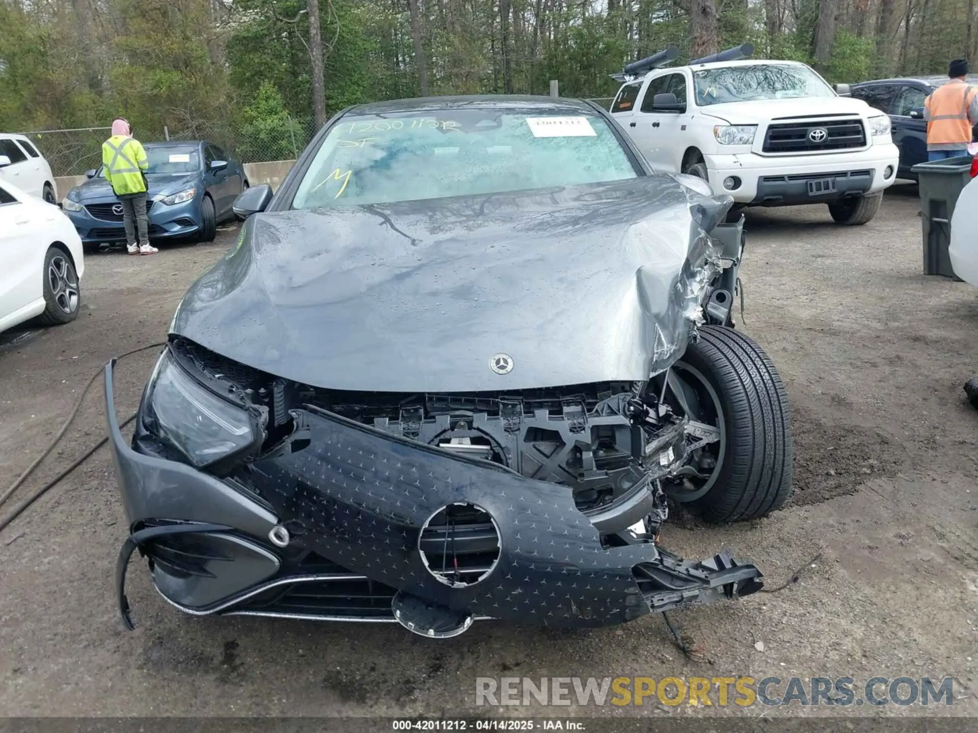 12 Photograph of a damaged car W1KEG1CB3RF055529 MERCEDES-BENZ EQE 350 2024