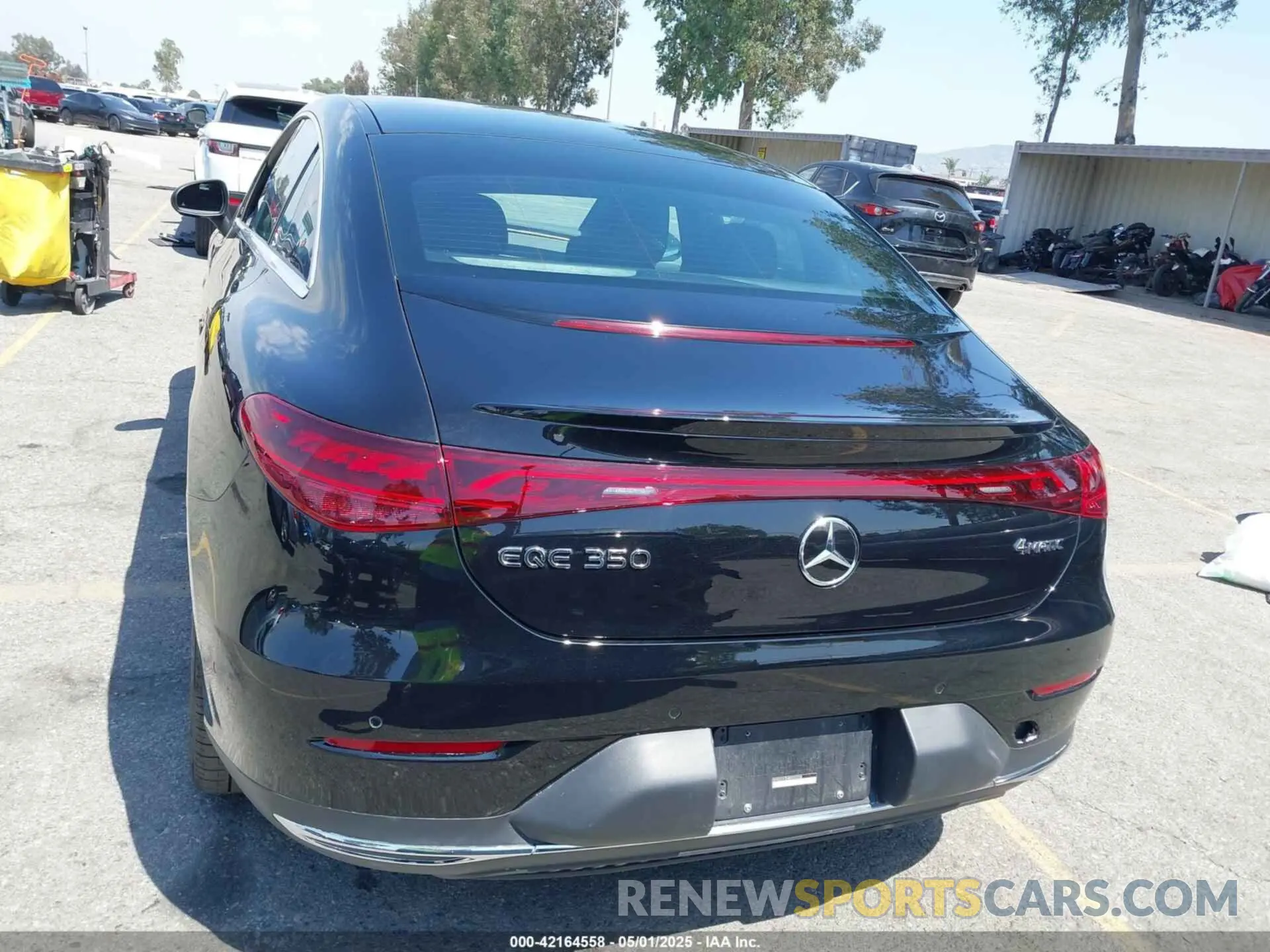 17 Photograph of a damaged car W1KEG1CB4RF053238 MERCEDES-BENZ EQE 350 2024