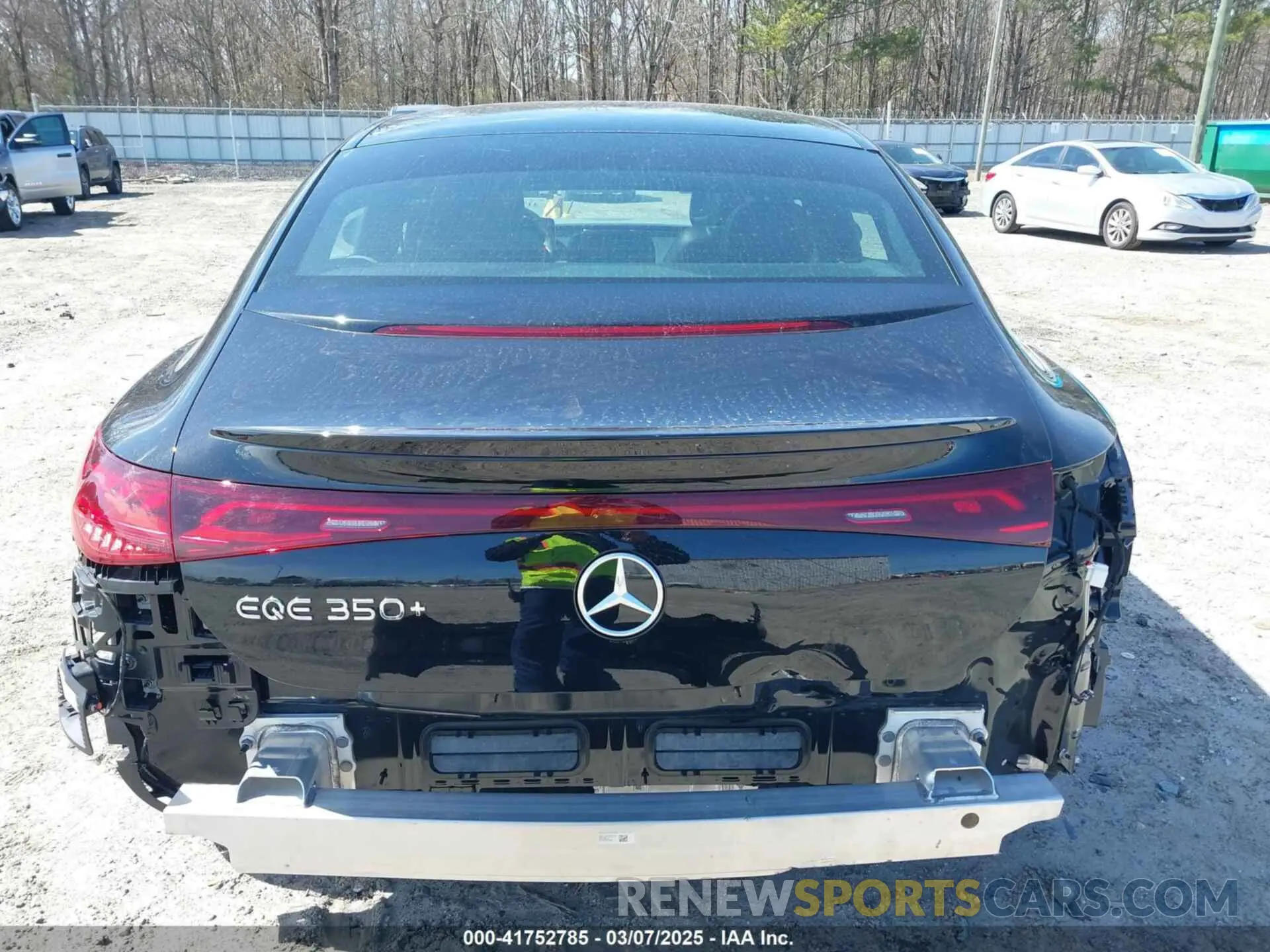 17 Photograph of a damaged car W1KEG2BB5RF042305 MERCEDES-BENZ EQE 350+ 2024