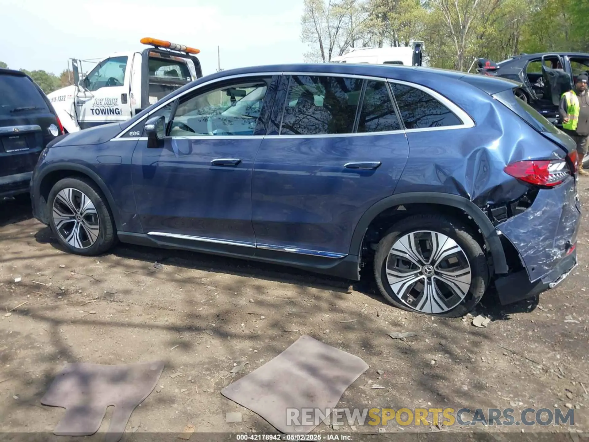 14 Photograph of a damaged car 4JGGM1CB0PA015927 MERCEDES-BENZ EQE 350 SUV 2023
