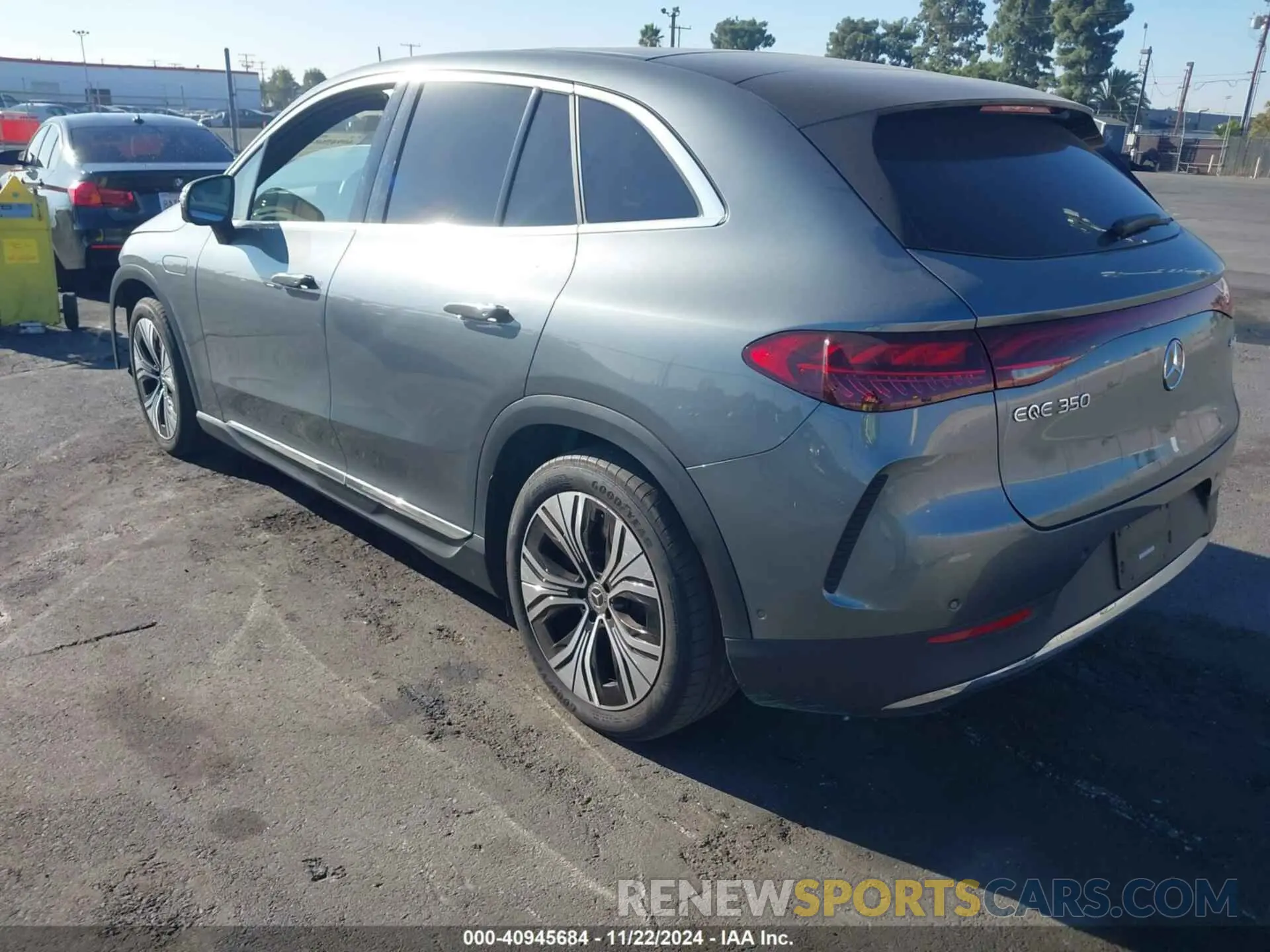 3 Photograph of a damaged car 4JGGM1CB5PA020332 MERCEDES-BENZ EQE 350 SUV 2023