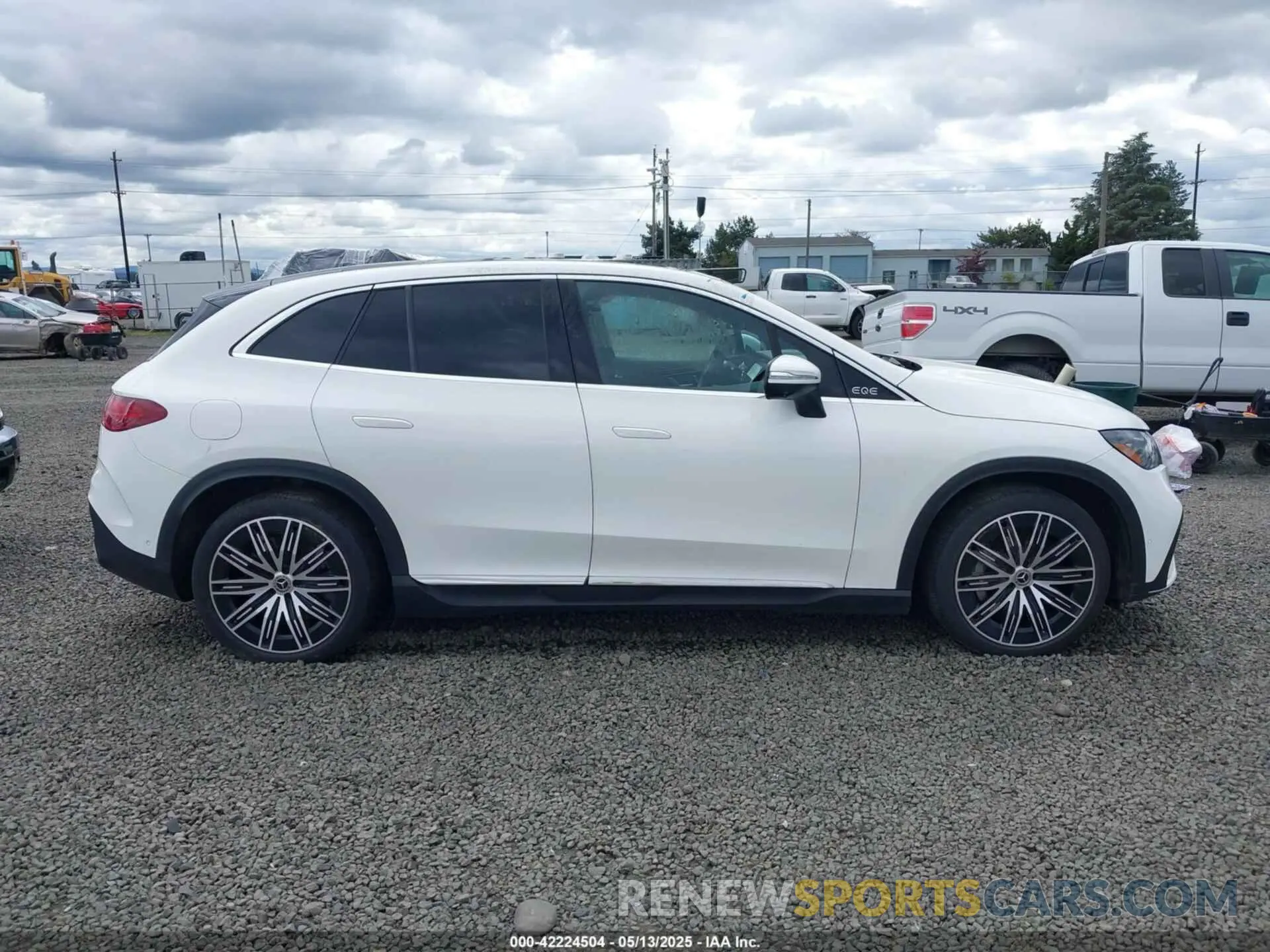 13 Photograph of a damaged car 4JGGM1CB7PA003578 MERCEDES-BENZ EQE 350 SUV 2023
