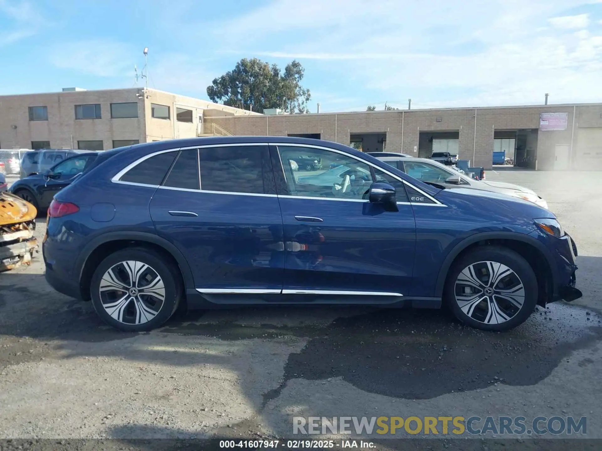 13 Photograph of a damaged car 4JGGM1CB9PA003923 MERCEDES-BENZ EQE 350 SUV 2023