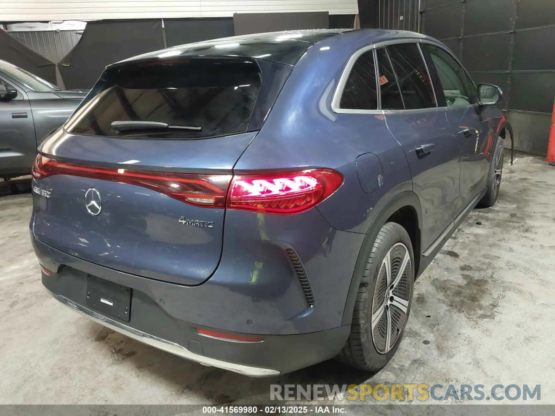 4 Photograph of a damaged car 4JGGM1CB9PA010905 MERCEDES-BENZ EQE 350 SUV 2023