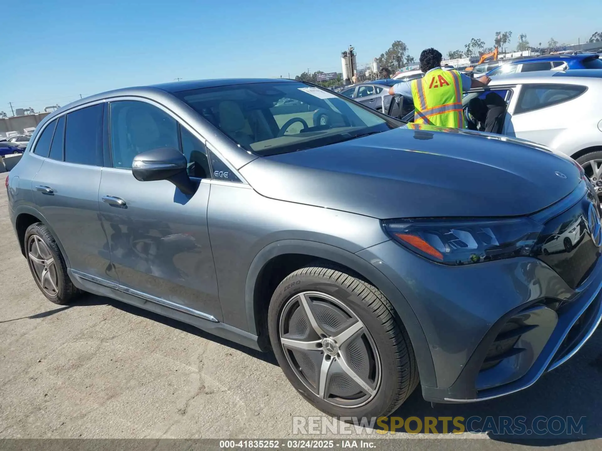 13 Photograph of a damaged car 4JGGM2BB4PA038389 MERCEDES-BENZ EQE 350+ SUV 2023