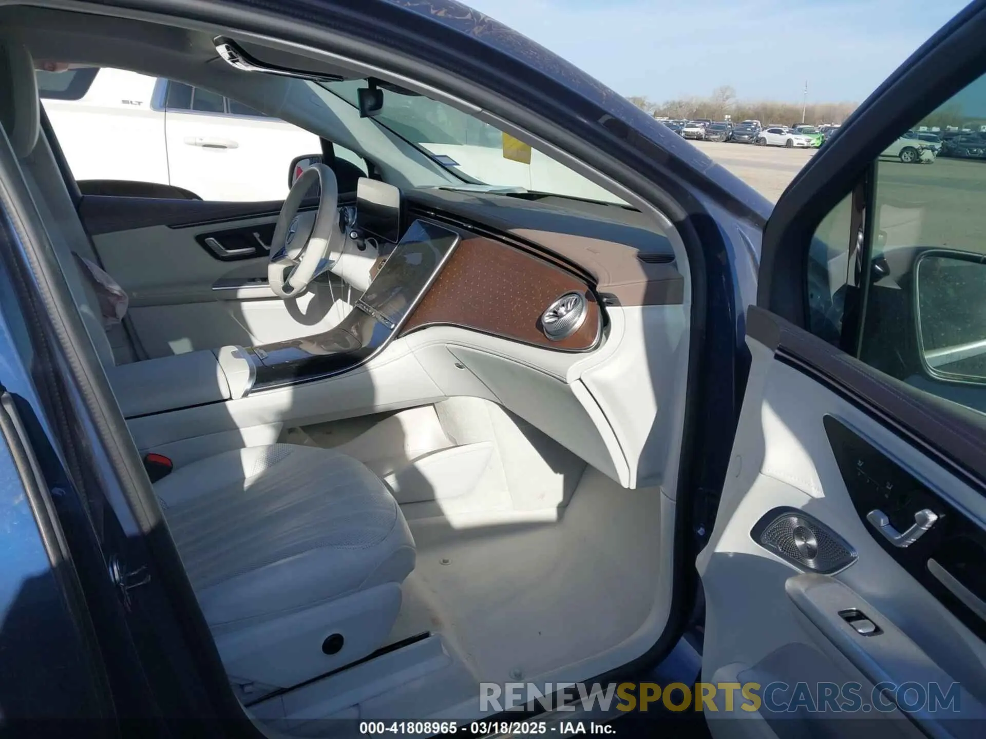 5 Photograph of a damaged car 4JGGM2BB5PA011153 MERCEDES-BENZ EQE 350+ SUV 2023