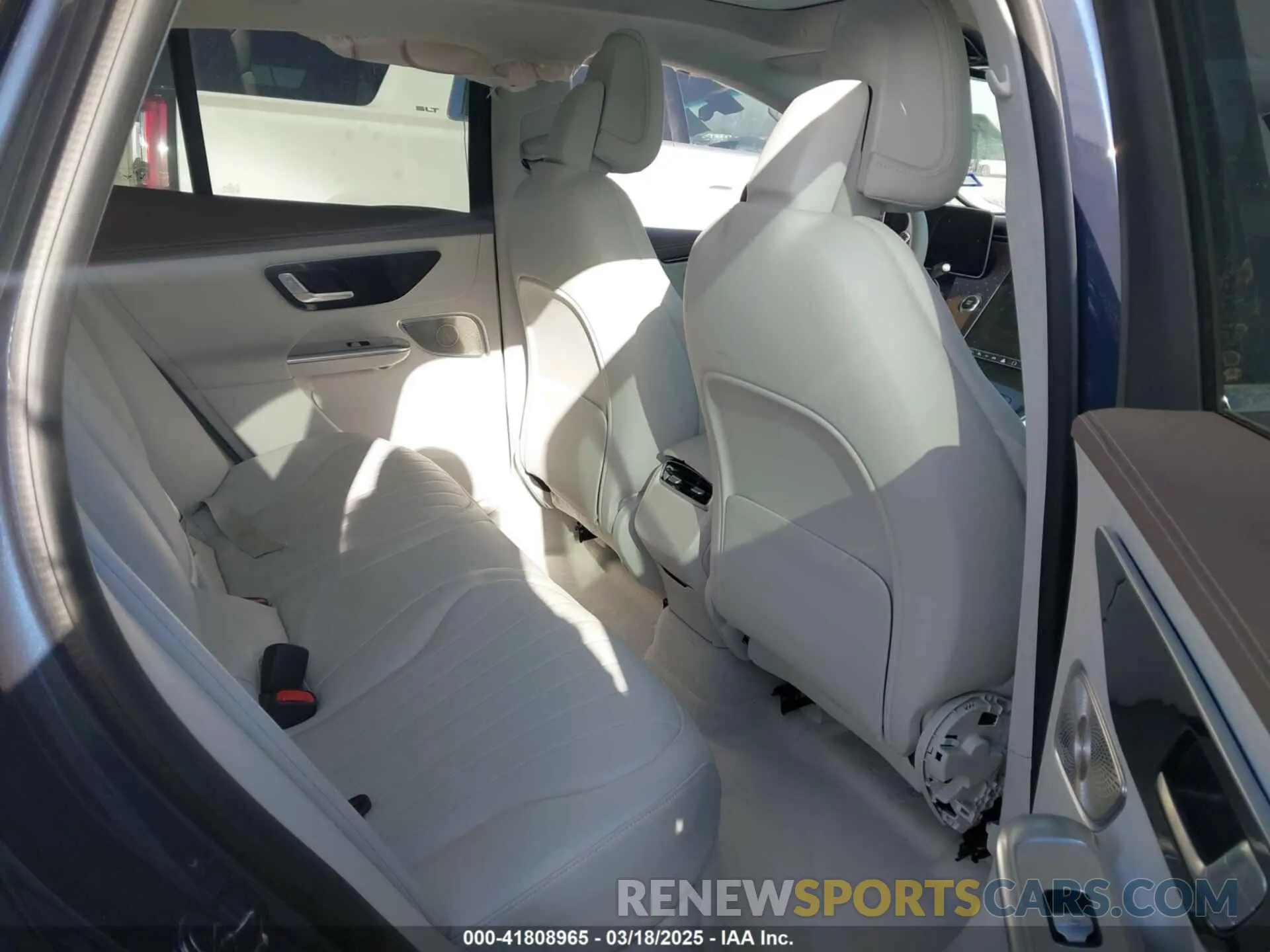 8 Photograph of a damaged car 4JGGM2BB5PA011153 MERCEDES-BENZ EQE 350+ SUV 2023