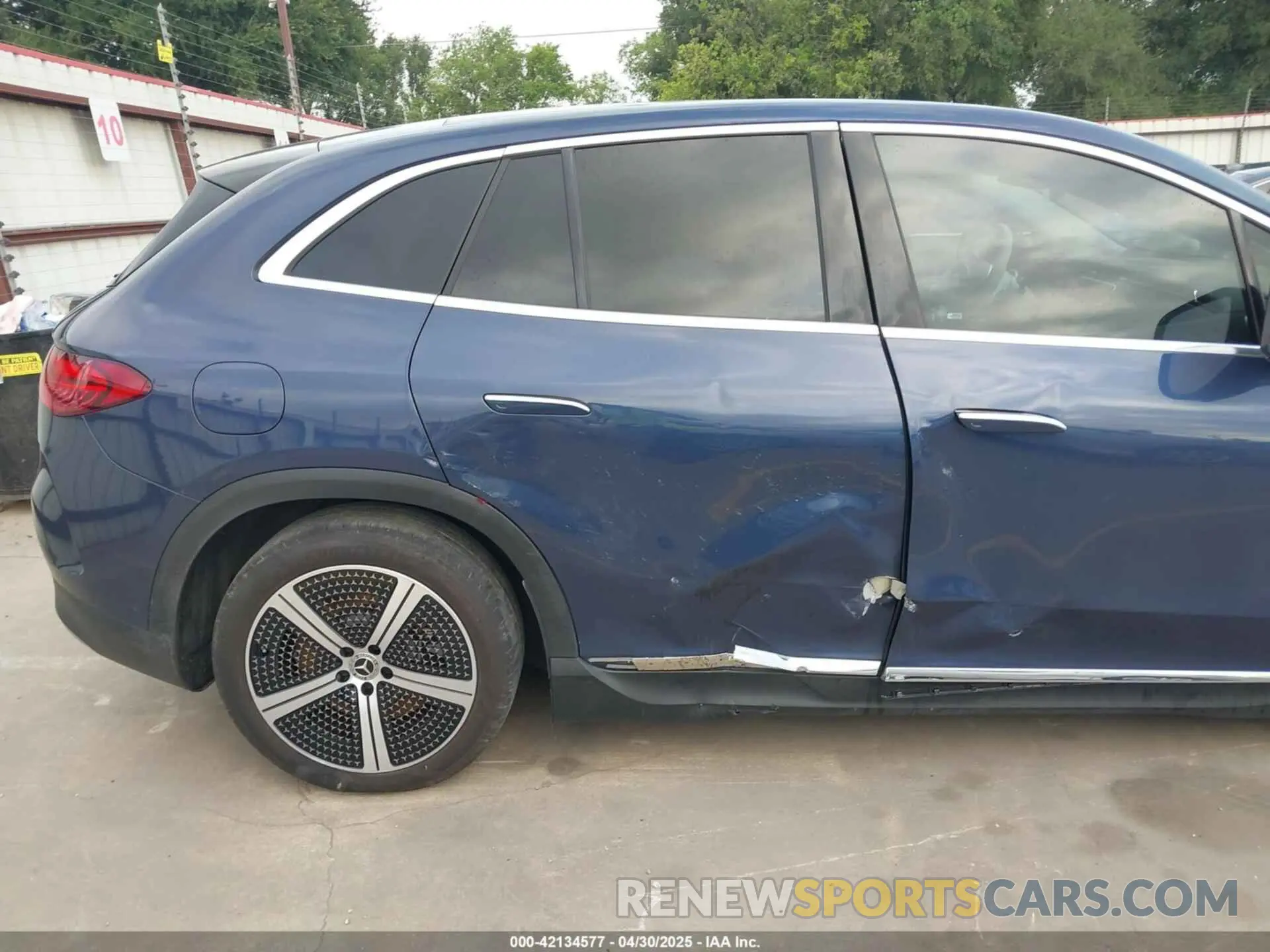 20 Photograph of a damaged car 4JGGM2BB8PA015102 MERCEDES-BENZ EQE 350+ SUV 2023