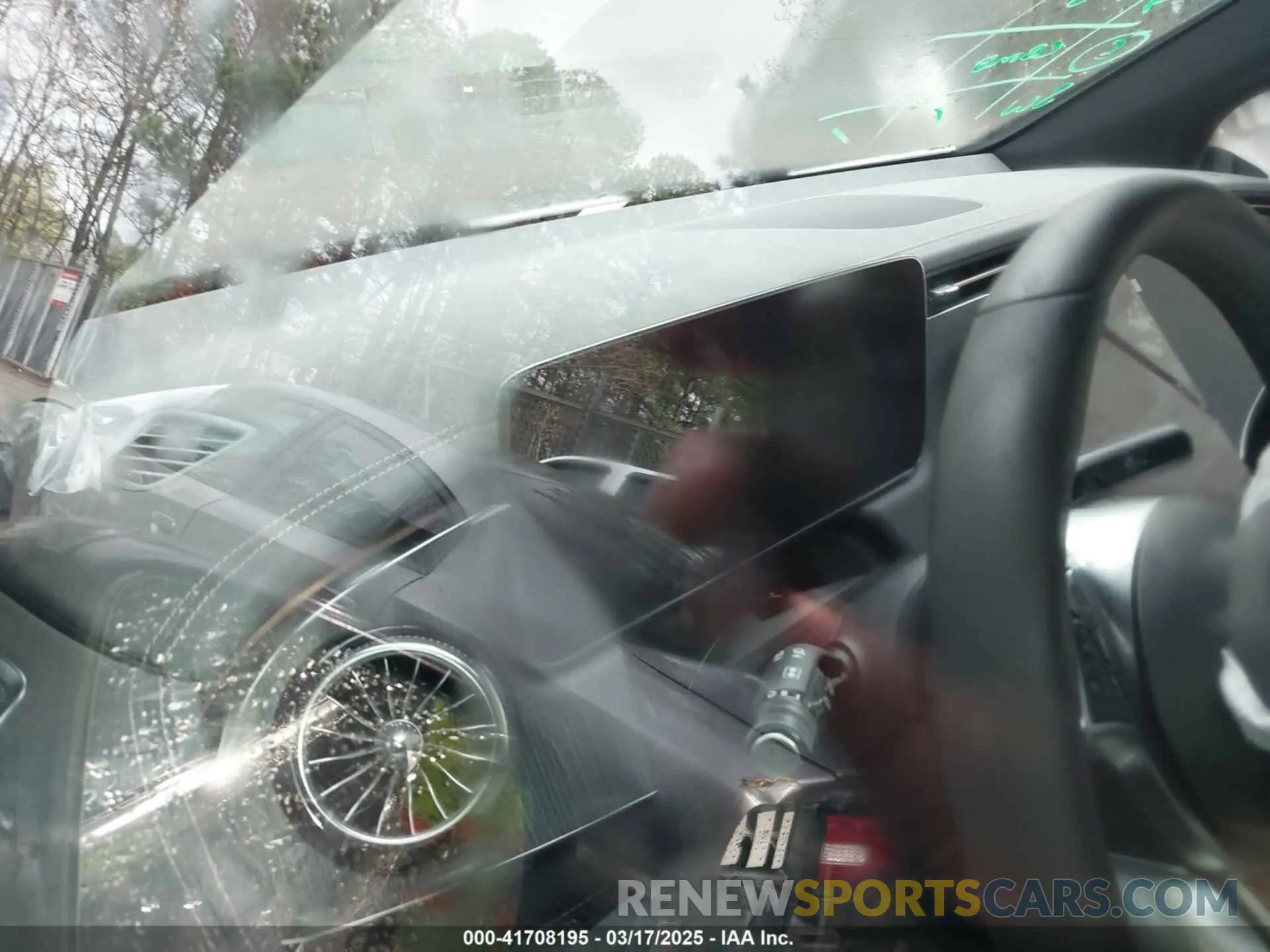 17 Photograph of a damaged car 4JGGM2BB8RA045638 MERCEDES-BENZ EQE 350+ SUV 2024