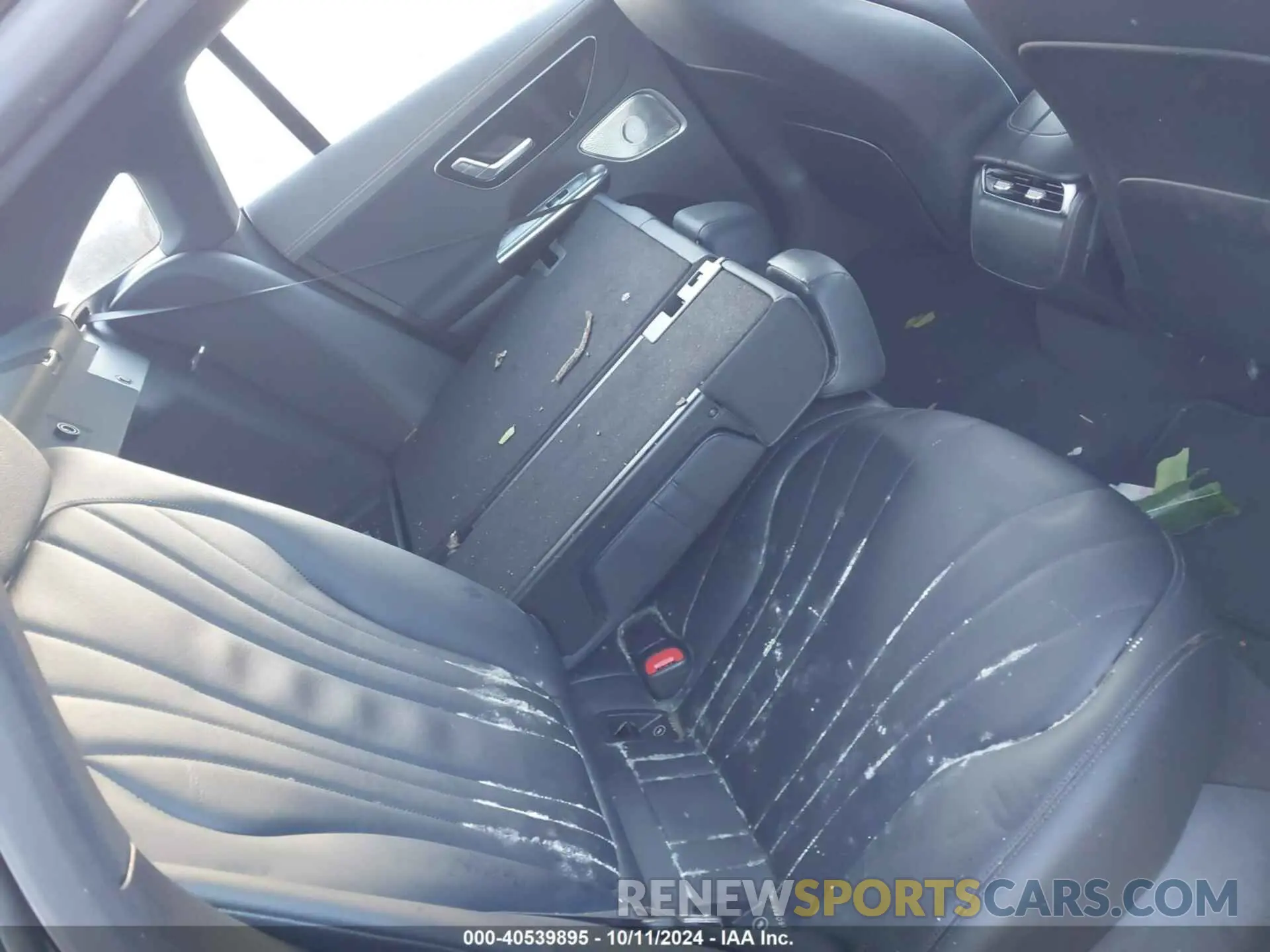 8 Photograph of a damaged car W1KEG2CB4PF018069 MERCEDES-BENZ EQE 500 2023